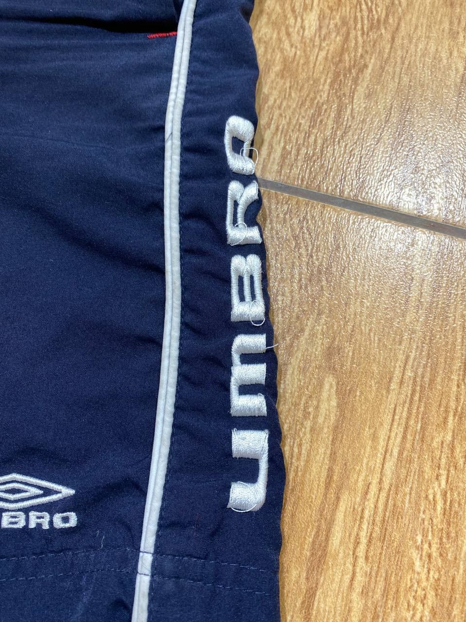 Umbro Vintage Umbro Nylon Shorts big logo Size US 32 / EU 48 - 6 Thumbnail