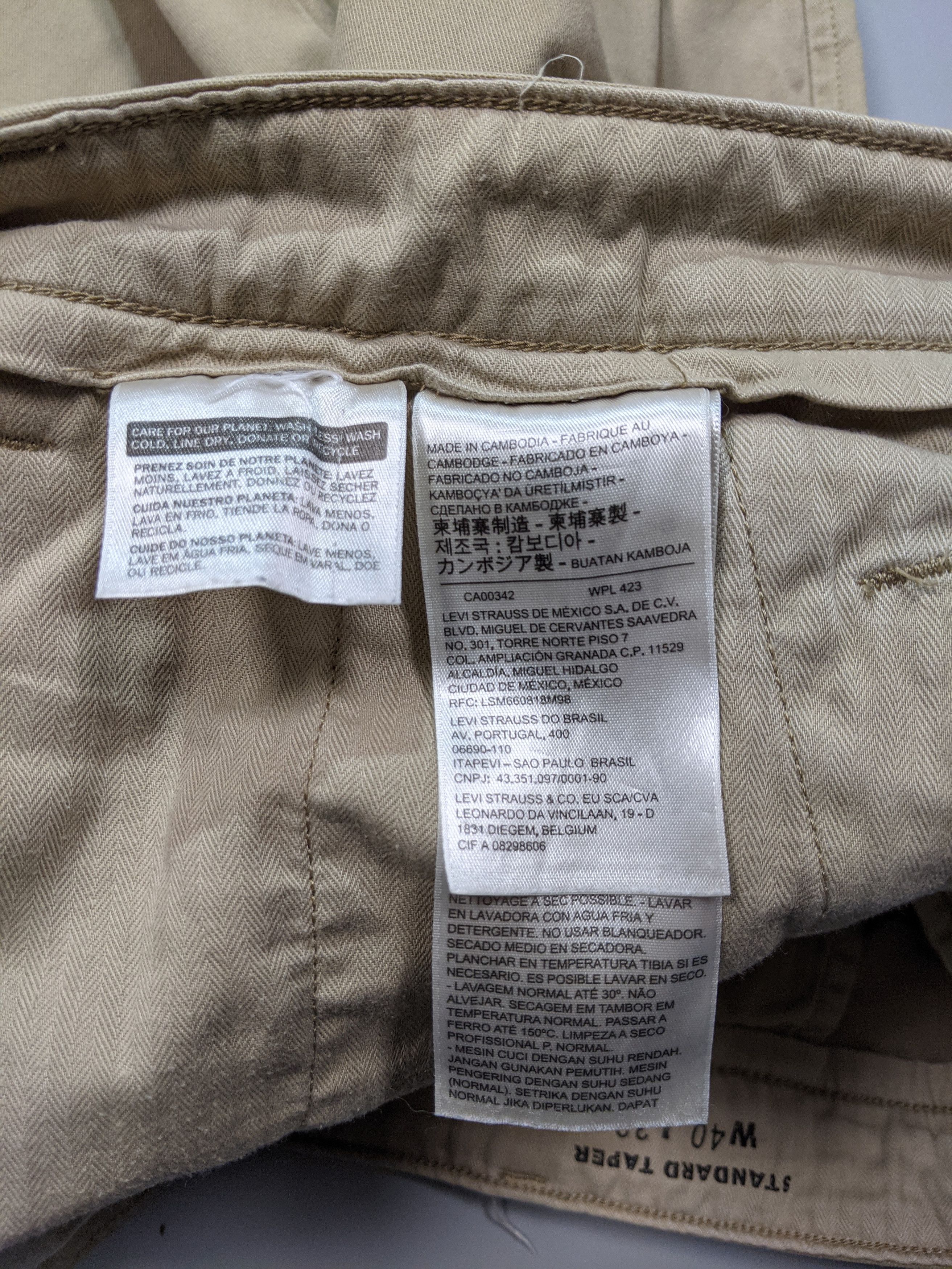 Levi's Vintage Levis Chinos Beige Pants W40 L32 | Tapered Fit Size US 40 / EU 56 - 8 Thumbnail