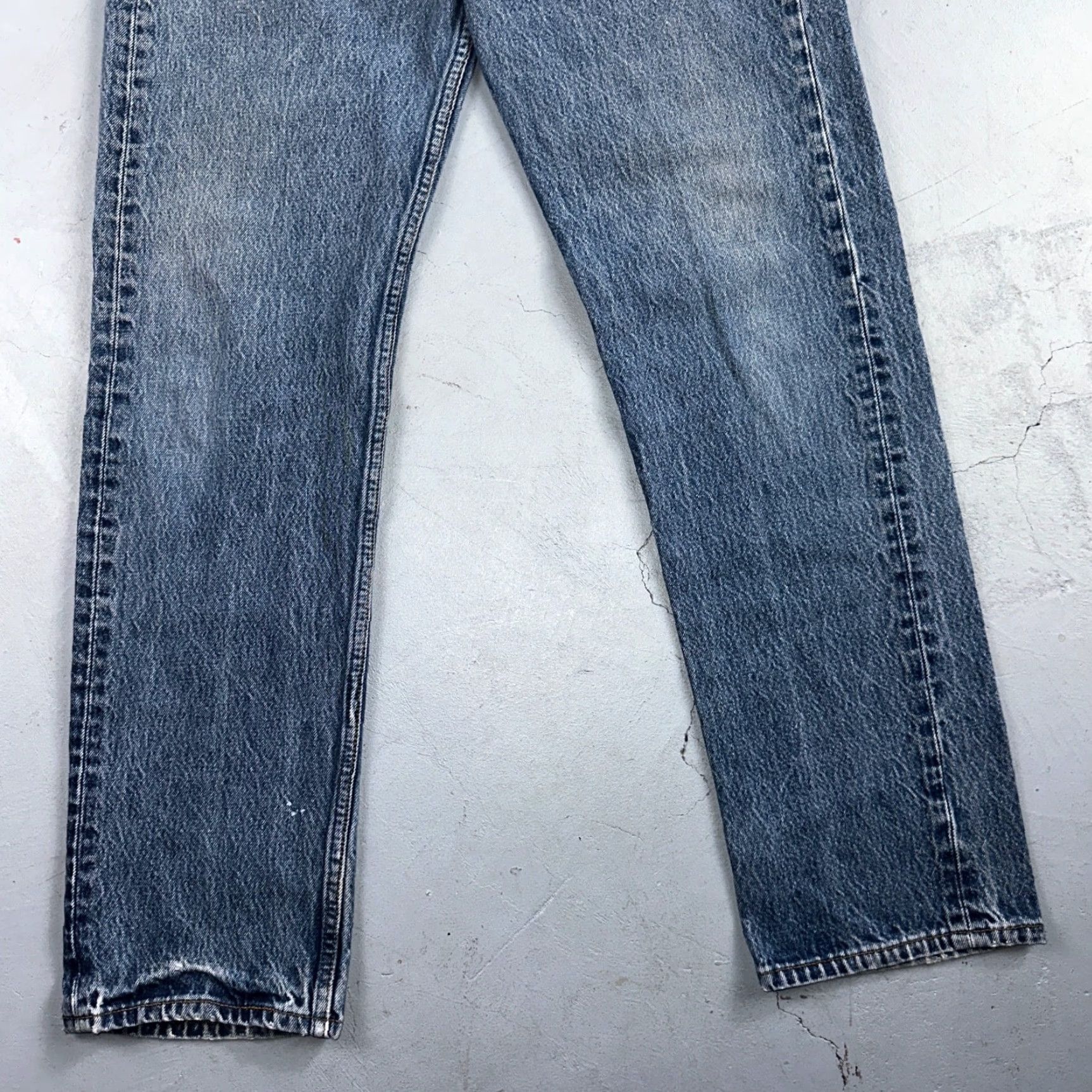 Levi's VINTAGE Levi's 501 Jeans Men 35x34 Light Wash Denim Straight Leg 90s USA Size US 35 - 3 Thumbnail
