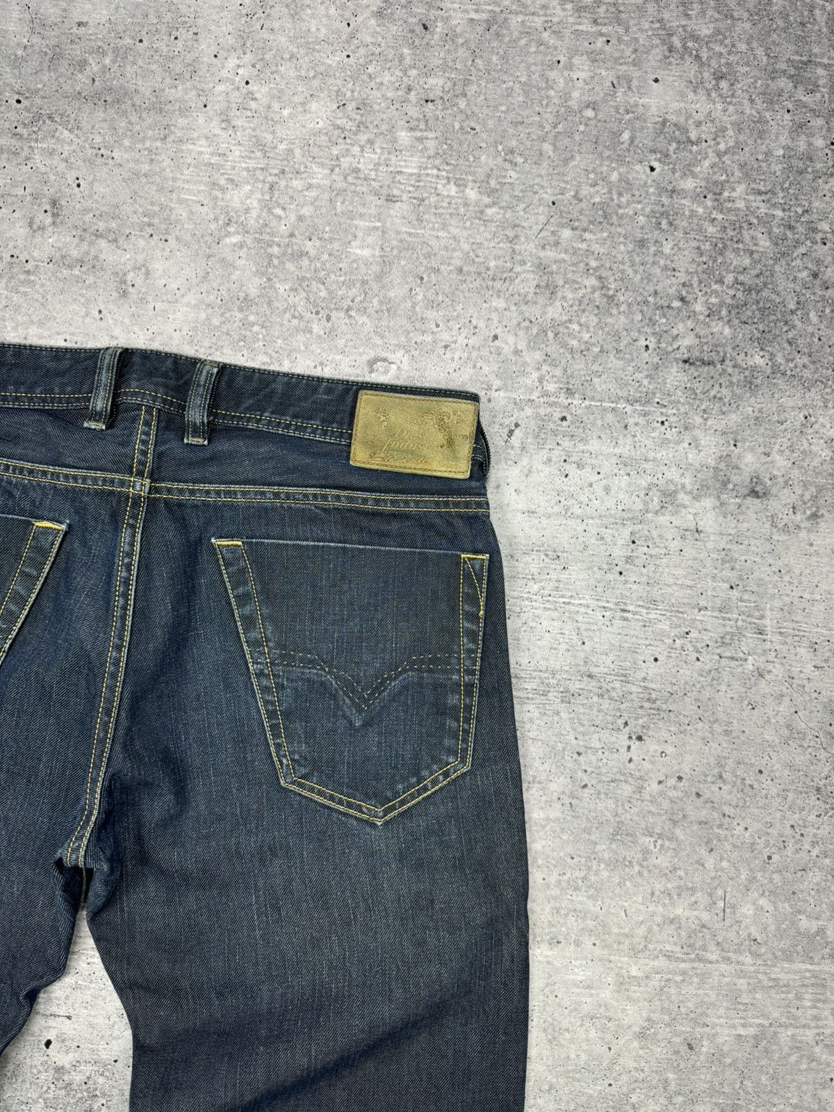 Diesel Vintage Diesel 90’s Y2K Style Classic Dark Blue Jeans Pants Size US 31 - 20 Thumbnail