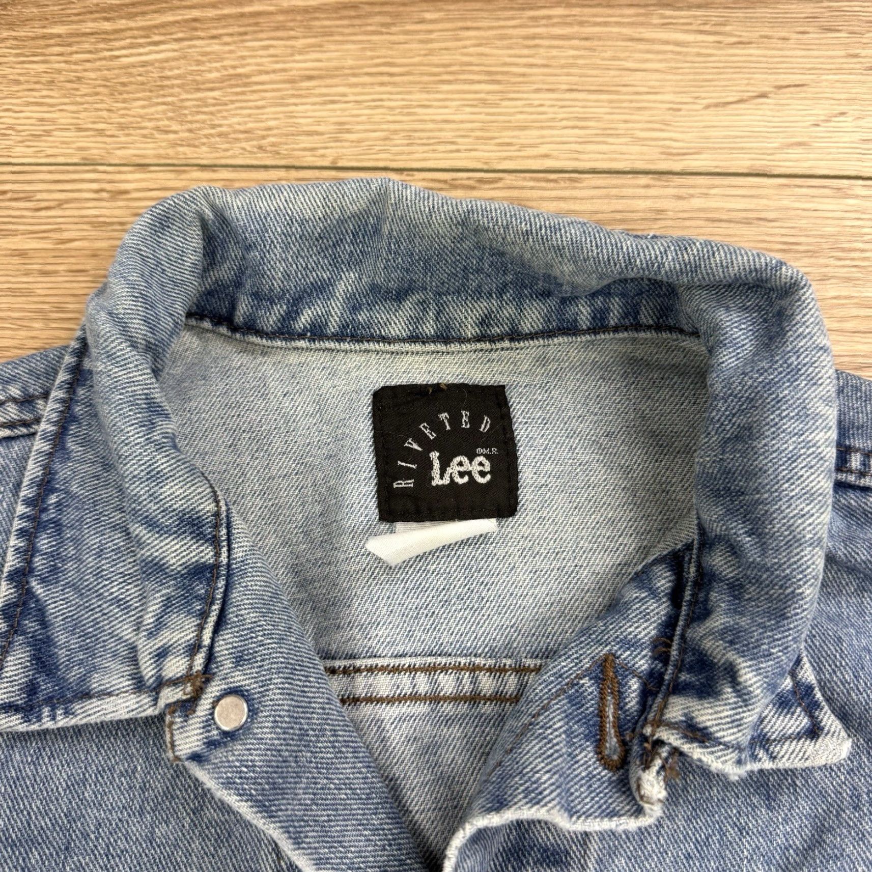 Lee VINTAGE Lee Riveted Medium Wash Blue Denim Trucker Jacket USA Made - Medium Jacket Mens Regular Blue Denimi? Size US M / EU 48-50 / 2 - 3 Thumbnail