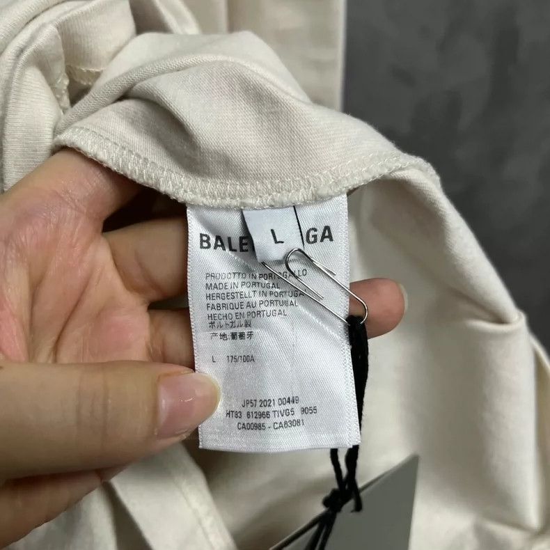 Balenciaga Balenciaga Off-white monogrammed Logo printed crewneck pul Size US L / EU 52-54 / 3 - 3 Thumbnail