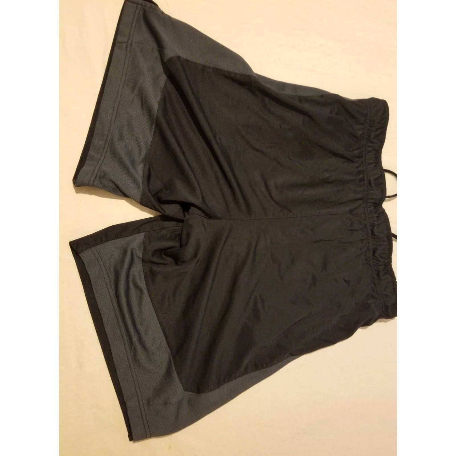 Nike VINTAGE Nike Shorts? Size US 31 - 2 Thumbnail