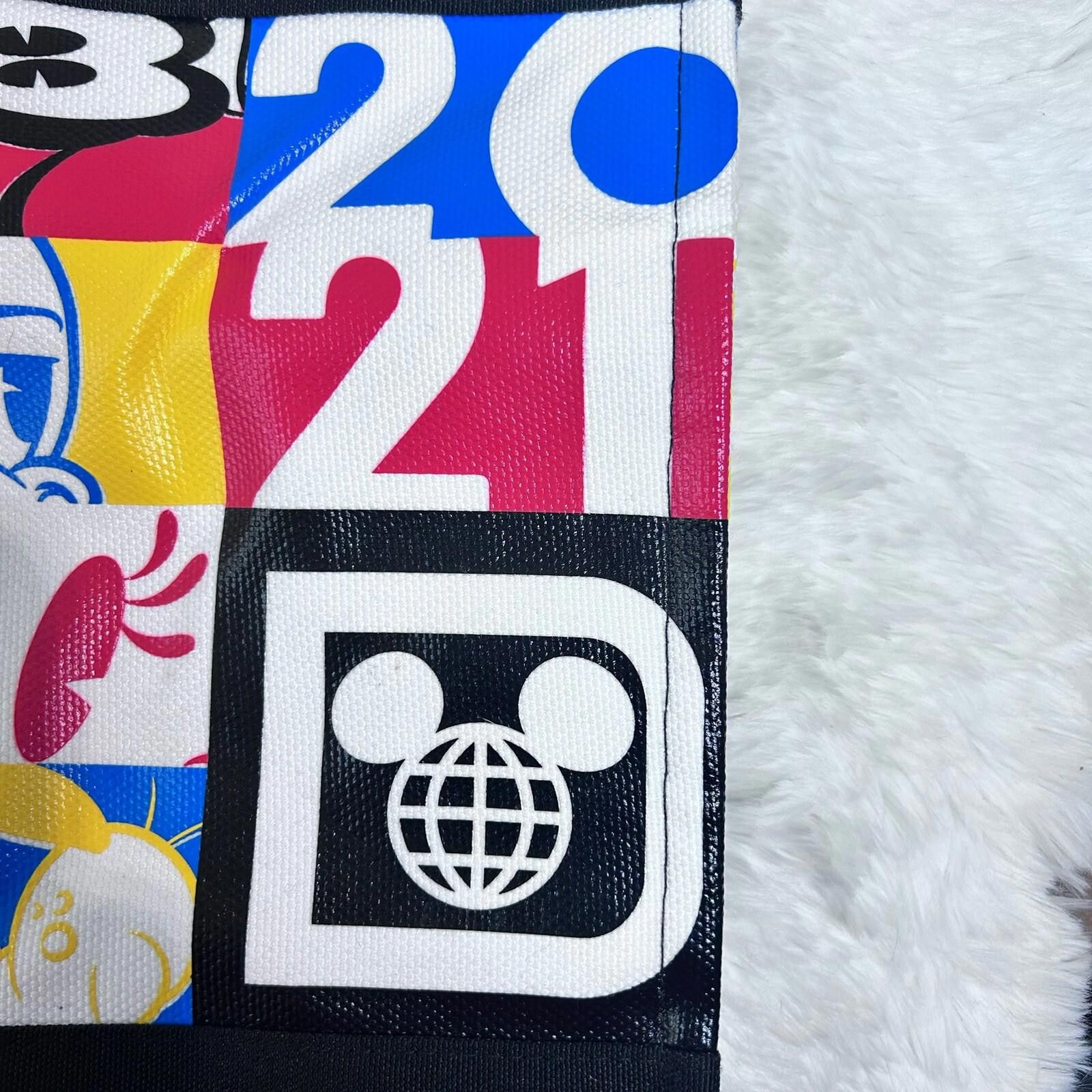 Disney Disney Parks 2021 Walt Disney World Color Blocked Mickey Zip Size ONE SIZE - 4 Thumbnail