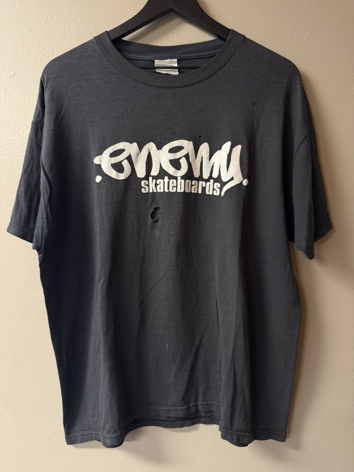 Vintage Vintage 2000s Faded Enemy Skateboards Tee Size US L / EU 52-54 / 3 - 1 Thumbnail
