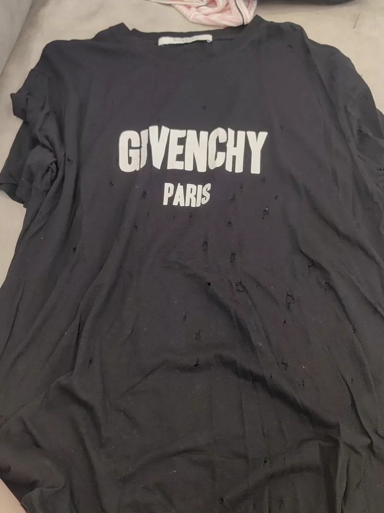 Givenchy Givenchy Short-sleeved shirt with holes, the fabric is ver Size US S / EU 44-46 / 1 - 1 Thumbnail