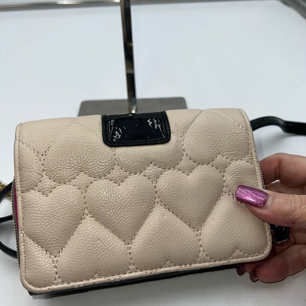 Betsey Johnson Betsey Johnson Heart Quilted Love Letter Cross Body Bag Clut Size ONE SIZE - 6 Thumbnail