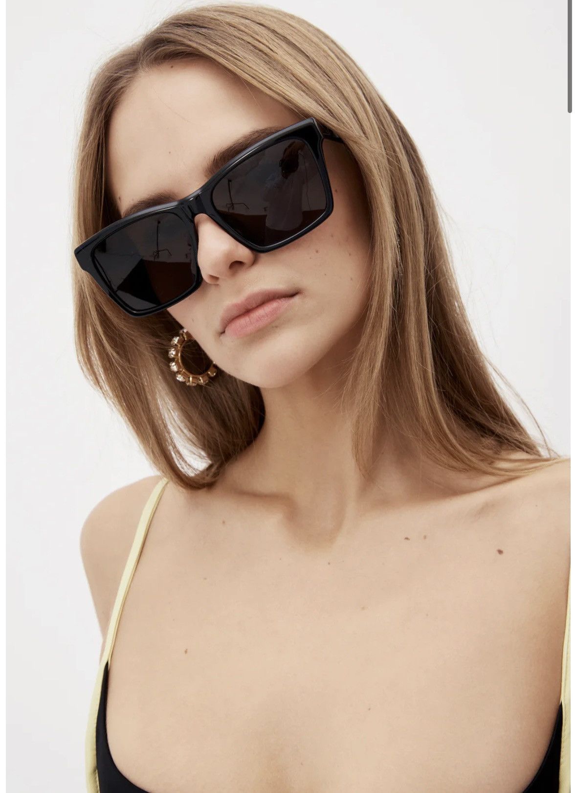 Completely fashion black sunglasses