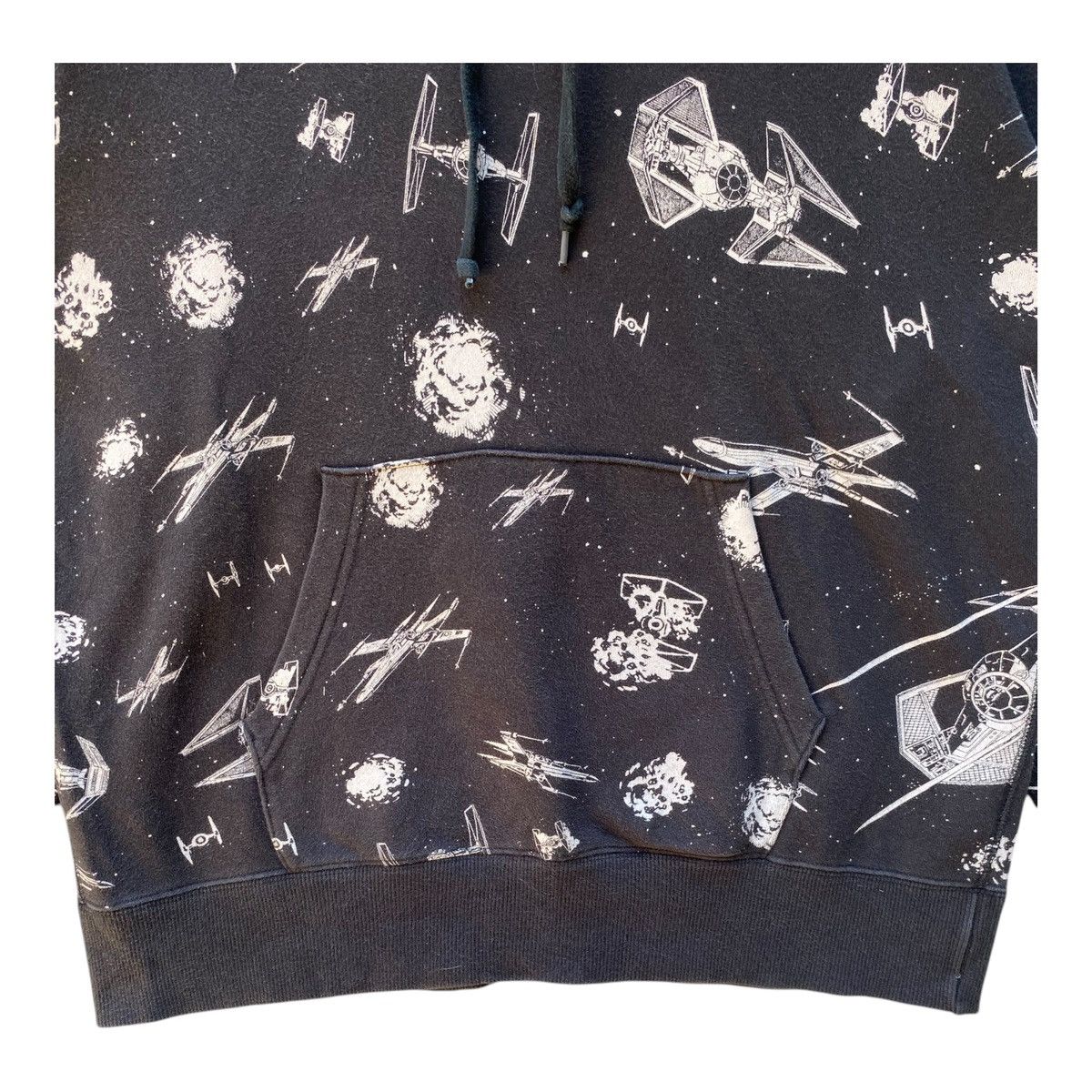 Star Wars × Uniqlo Uniqlo Star Wars Hoodie Fullprint Pullover Jumper Size XL Size US XL / EU 56 / 4 - 5 Thumbnail