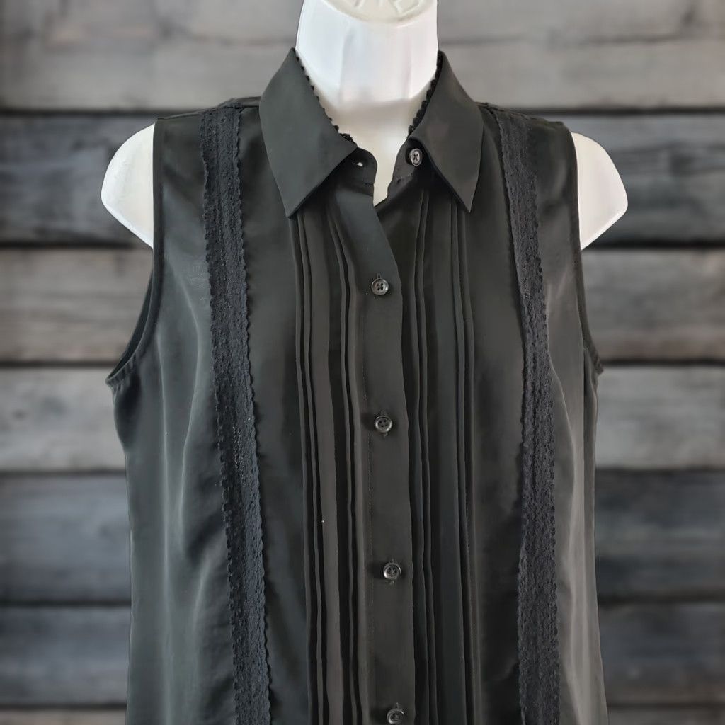 Vintage Cabi 3266 Womens Jagger Button Front Top Blouse Sleeveless Lace Black 5.0 oz Polyester Small Shirt Womens Size S Size S / US 4 / IT 40 - 1 Thumbnail