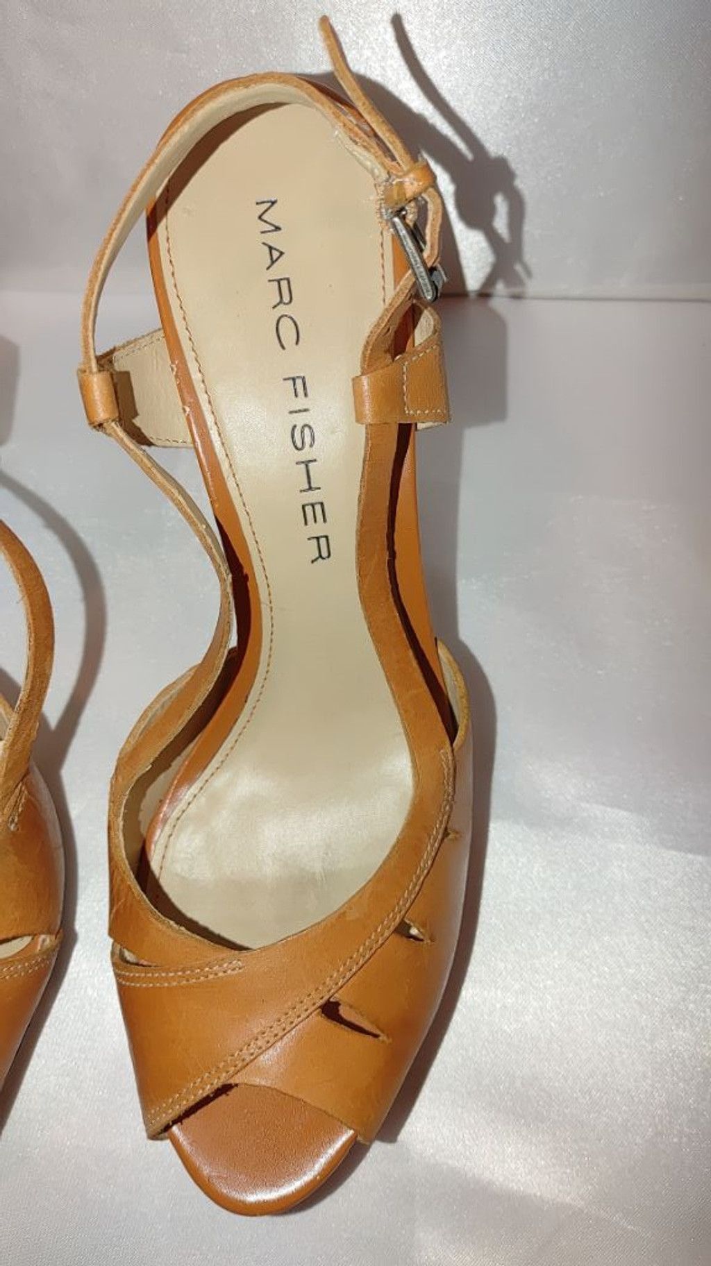 Marc Fisher Marc Fisher Valma Leather Cork Heel Peep Toes Size 9M Size US 7 / IT 37 - 4 Thumbnail