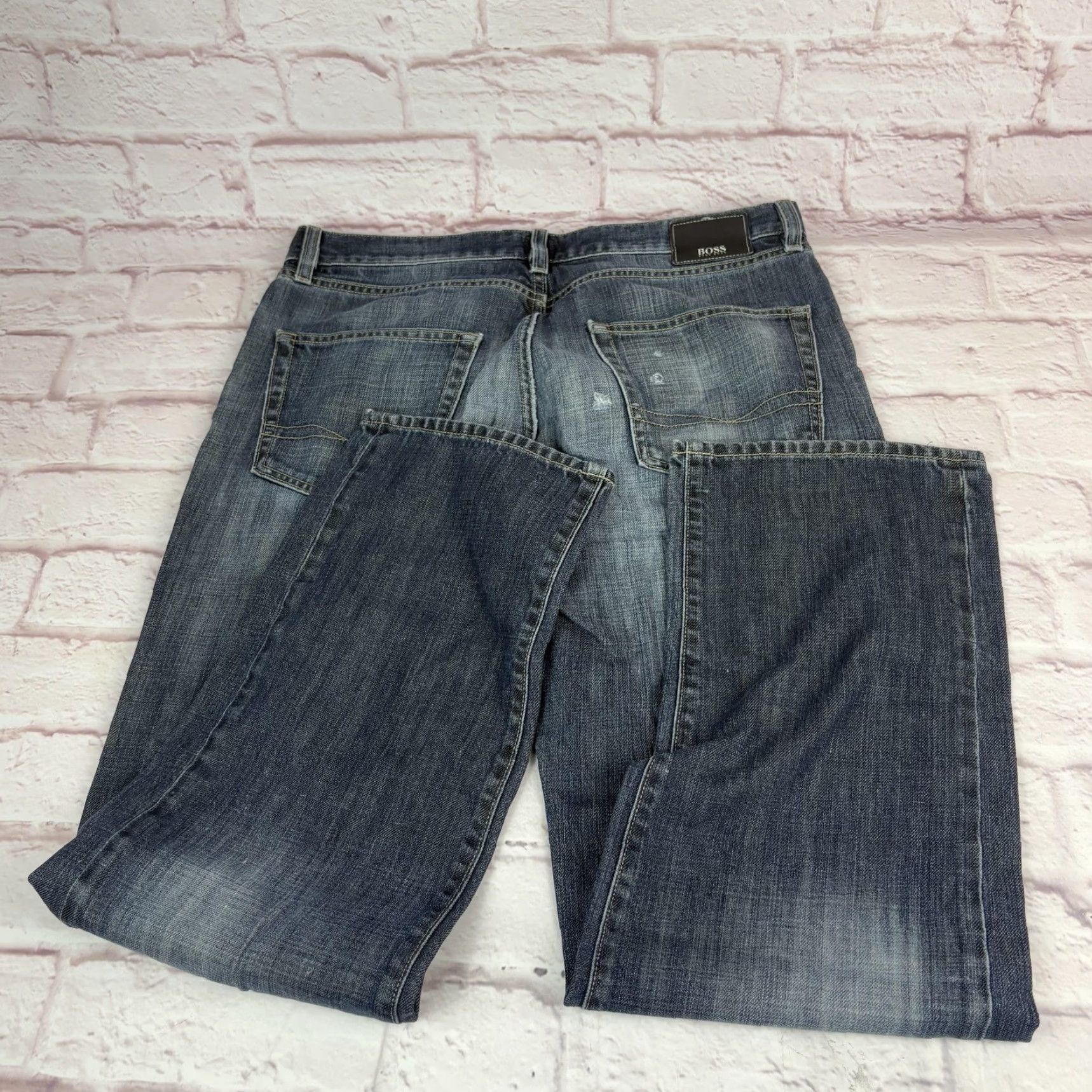 Hugo Boss HUGO BOSS Texas Jeans Mens 34x31 Medium Wash Blue Straight Leg Denim Pants Jeans Size US 34 / EU 50 - 3 Thumbnail