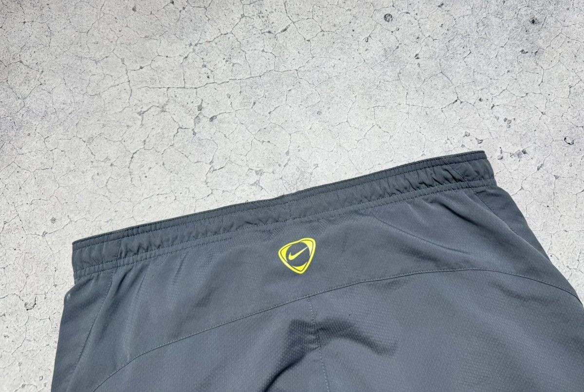 Nike Nike Vintage Nylon Track Pants Baggy Drill Swoosh Y2K Size US 30 / EU 46 - 7 Thumbnail