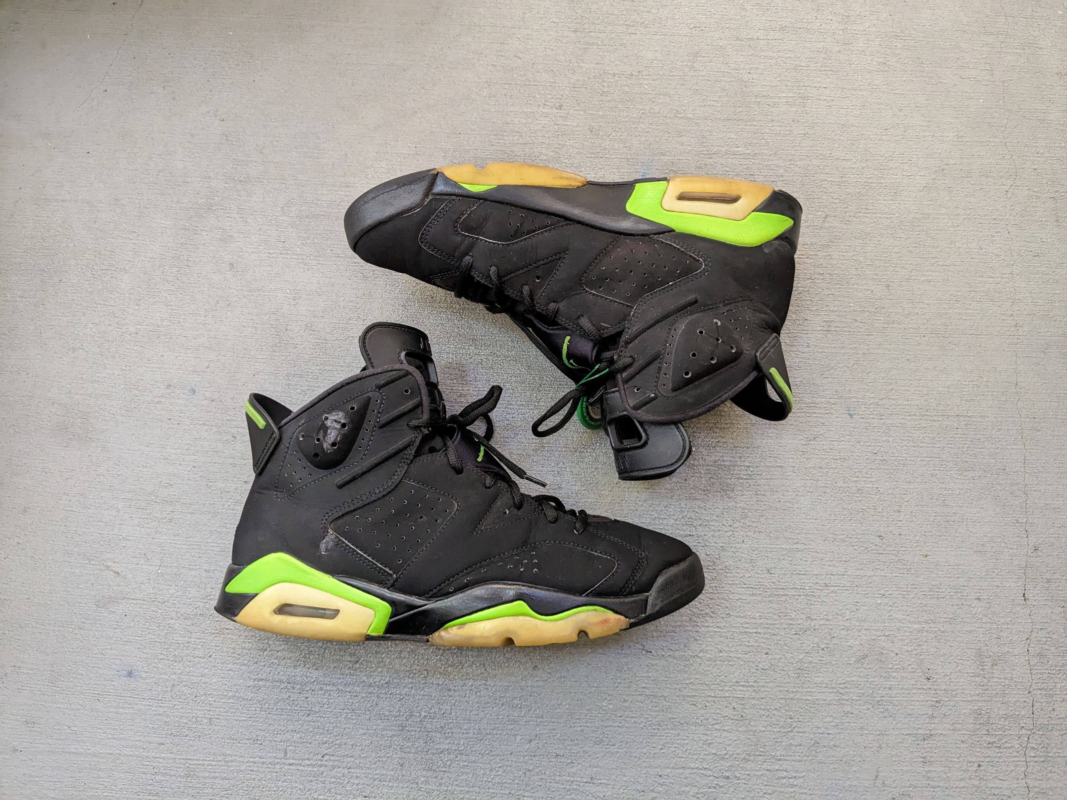 Jordan Brand Nike Air Jordan 6 Retro Electric Green Size 10 CT8529–003 Size US 10 / EU 43 - 1 Thumbnail