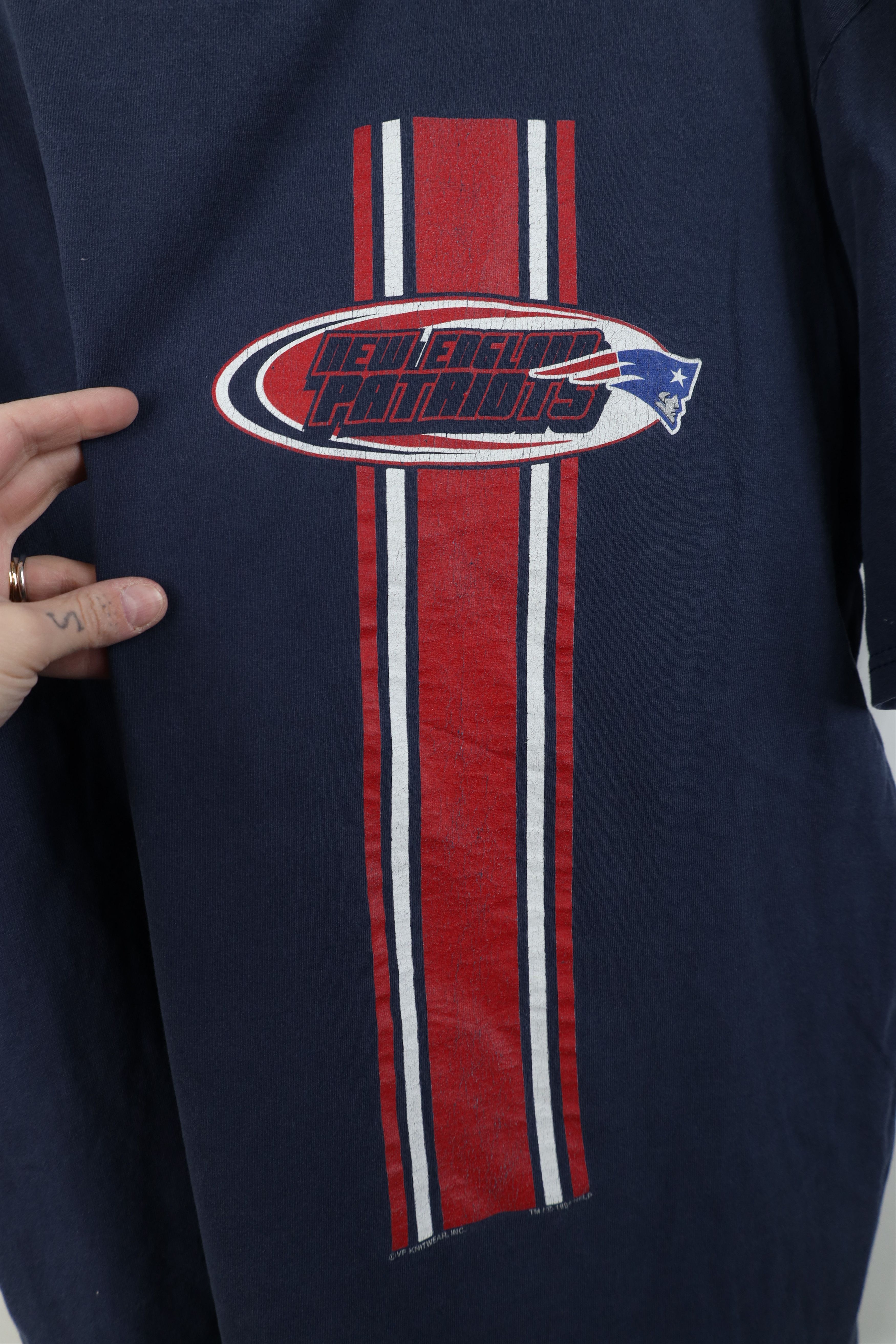 Vintage Vintage 90s New England Patriots Football T-Shirt Blue Size US XL / EU 56 / 4 - 4 Thumbnail
