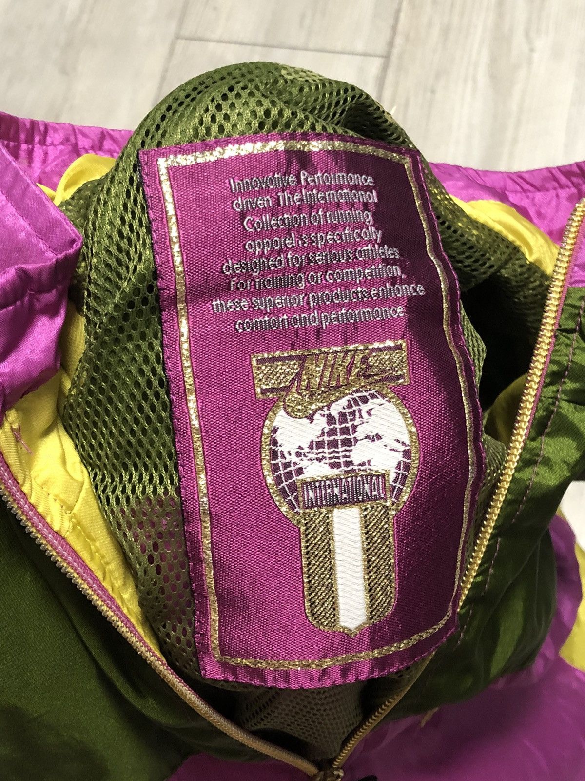 Vintage Vintage 90s Nike Nylon Light Zip Windbreaker Track Jacket Size US XL / EU 56 / 4 - 5 Thumbnail