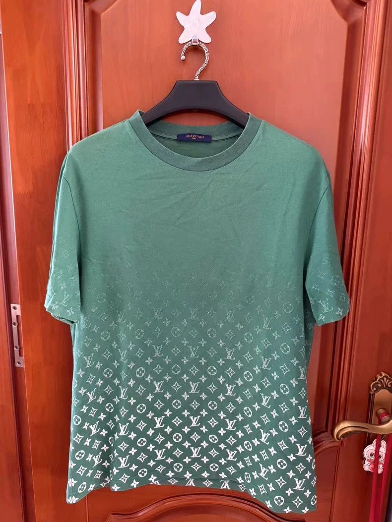 Louis Vuitton Louis Vuitton Green full-print gradient short sleeve Size US XXL / EU 58 / 5 - 1 Thumbnail