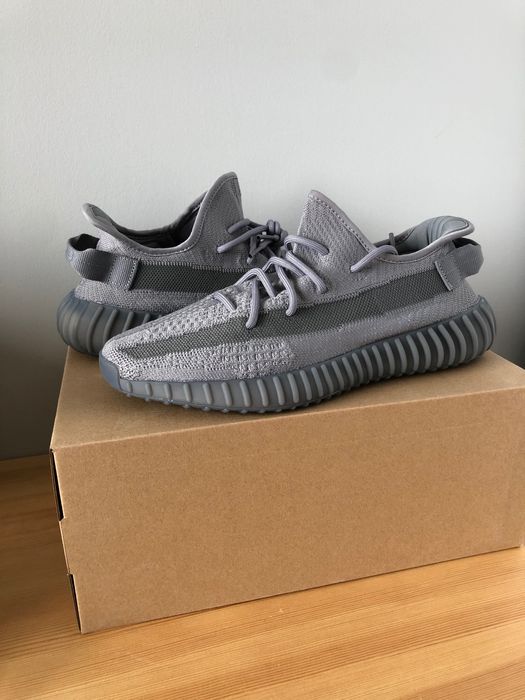 yeezy 350v2 grey
