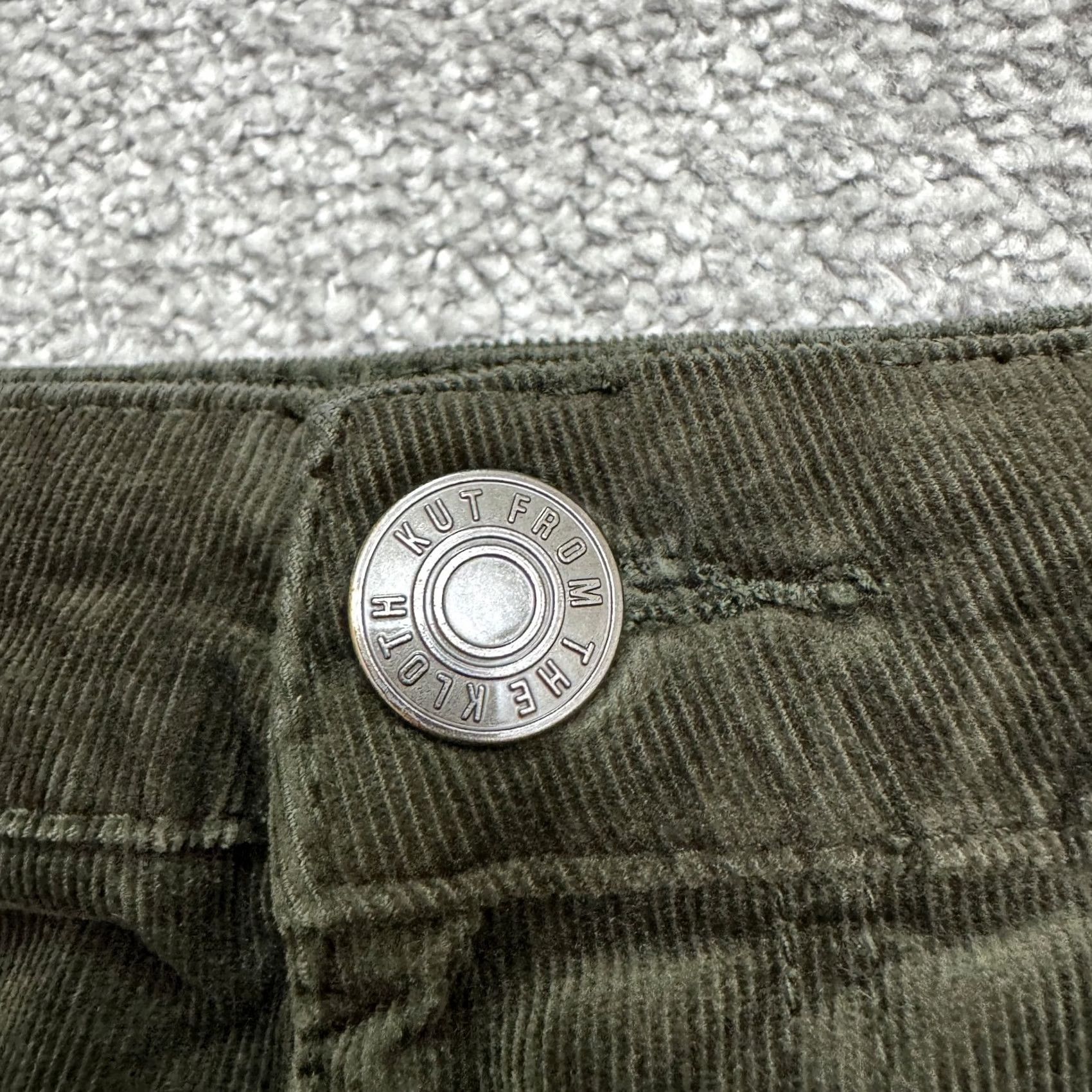 Vintage KUT From The Kloth Womens Green Straight Leg Slim Fit Corduroy Ankle Pants 14P Size 36" / US 14 / IT 50 - 3 Thumbnail