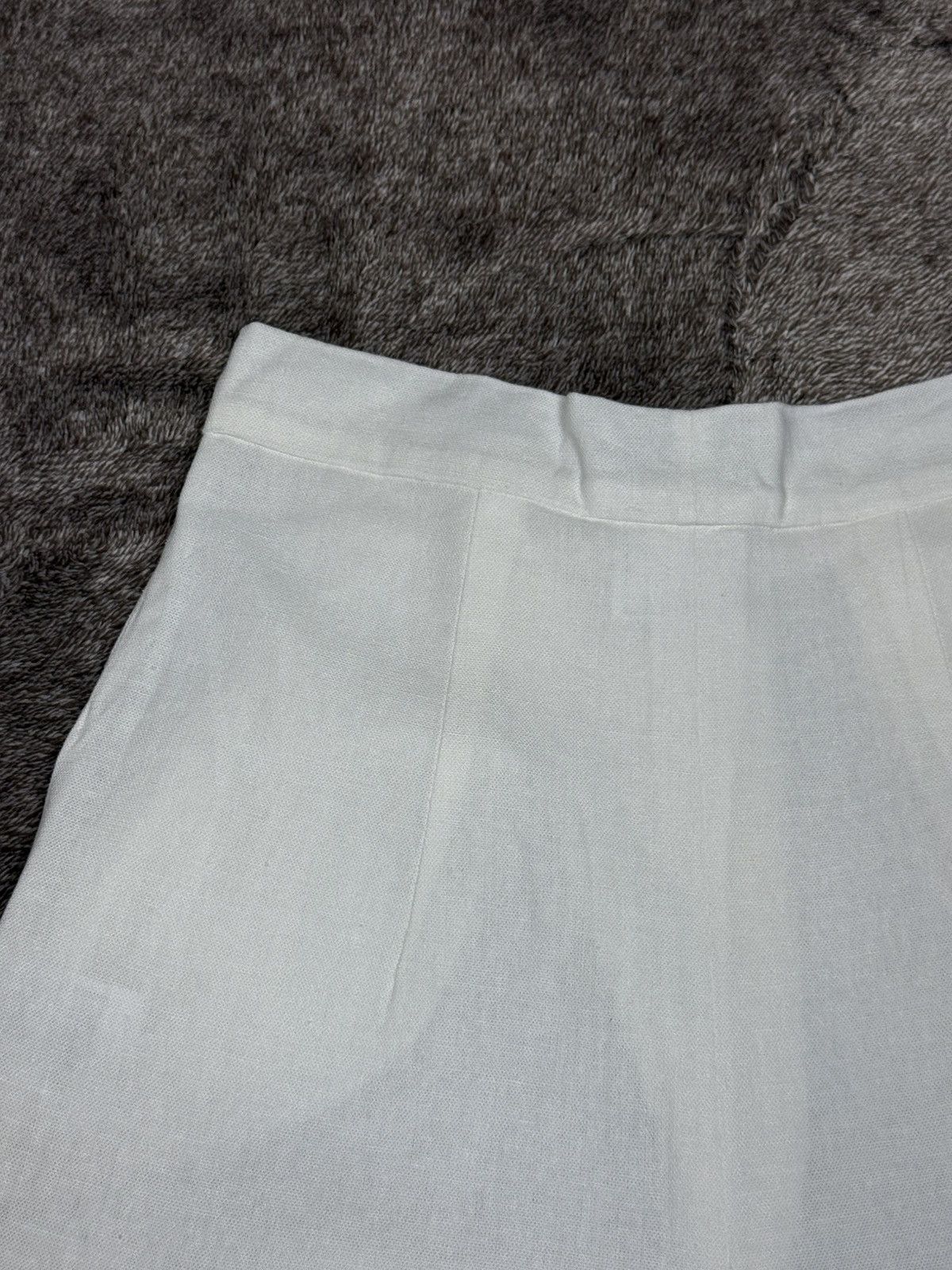 Chanel Chanel Off White Linen Textured Pleat Pocket Shorts Size 34 Size 24" / US 00 / IT 34 - 16 Thumbnail
