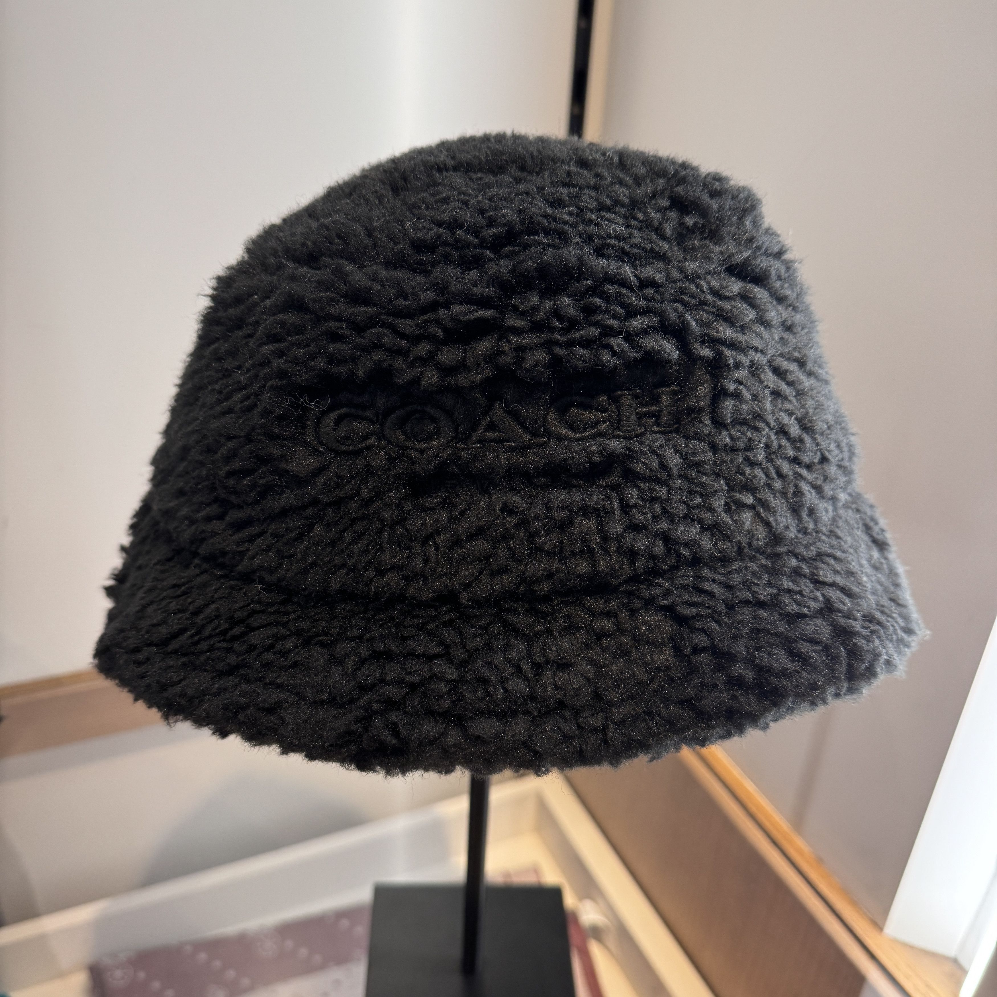 Coach Sherpa Bucket Hat CM750 Size XS/S Coach coach Sherpa Bucket Hat cm750 | Grailed main image 2