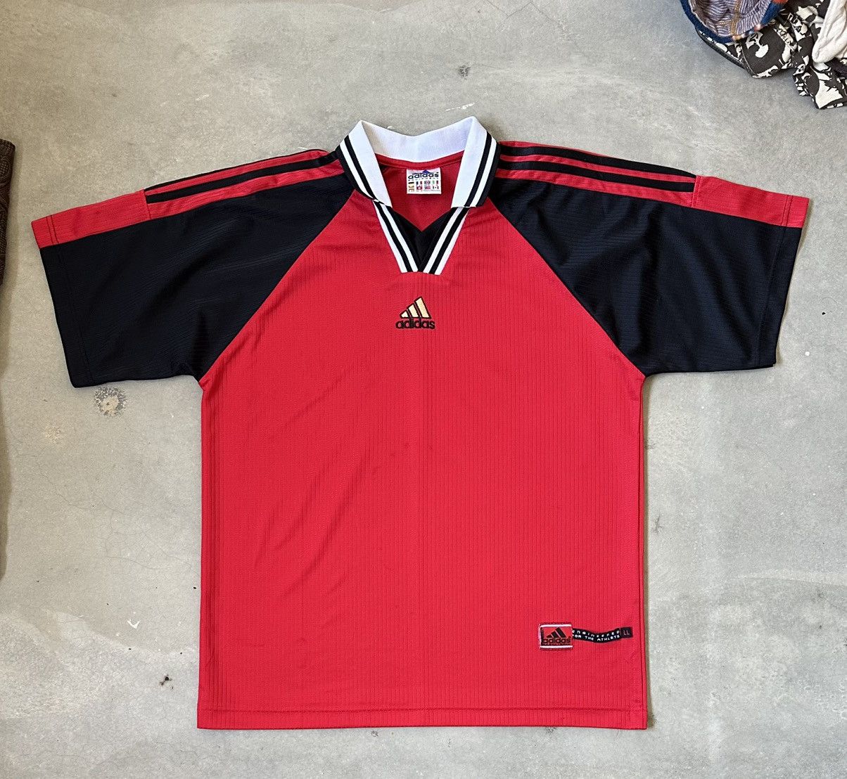 VINTAGE ADIDAS BASKETBALL JERSEY