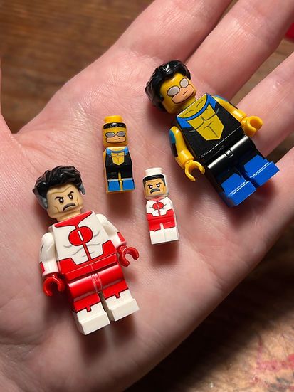 Anime omni man invincible minifigure matching keychain Size ONE SIZE - 7 Thumbnail