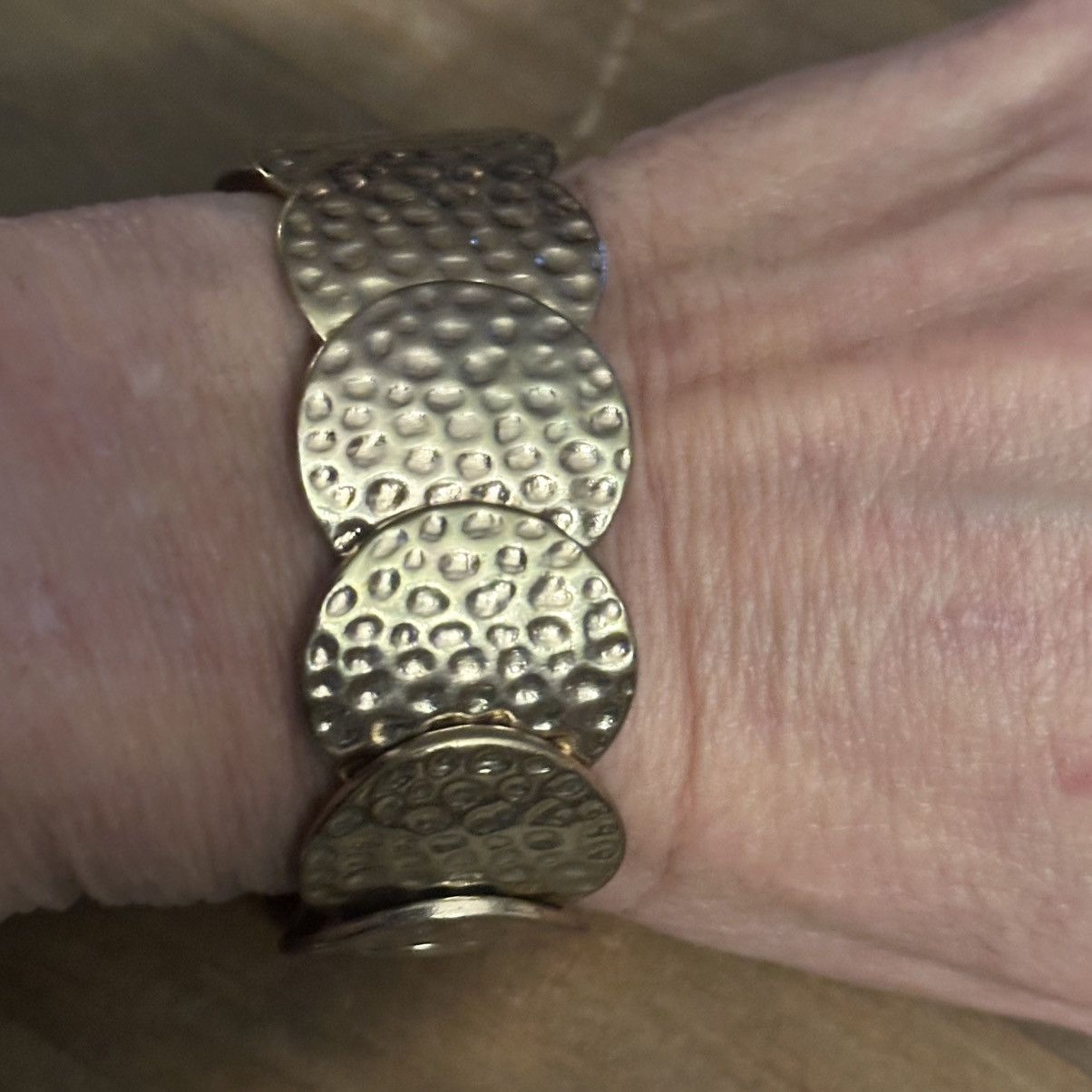 Other Gold tone hammered link stretch bracelet Size ONE SIZE - 3 Thumbnail