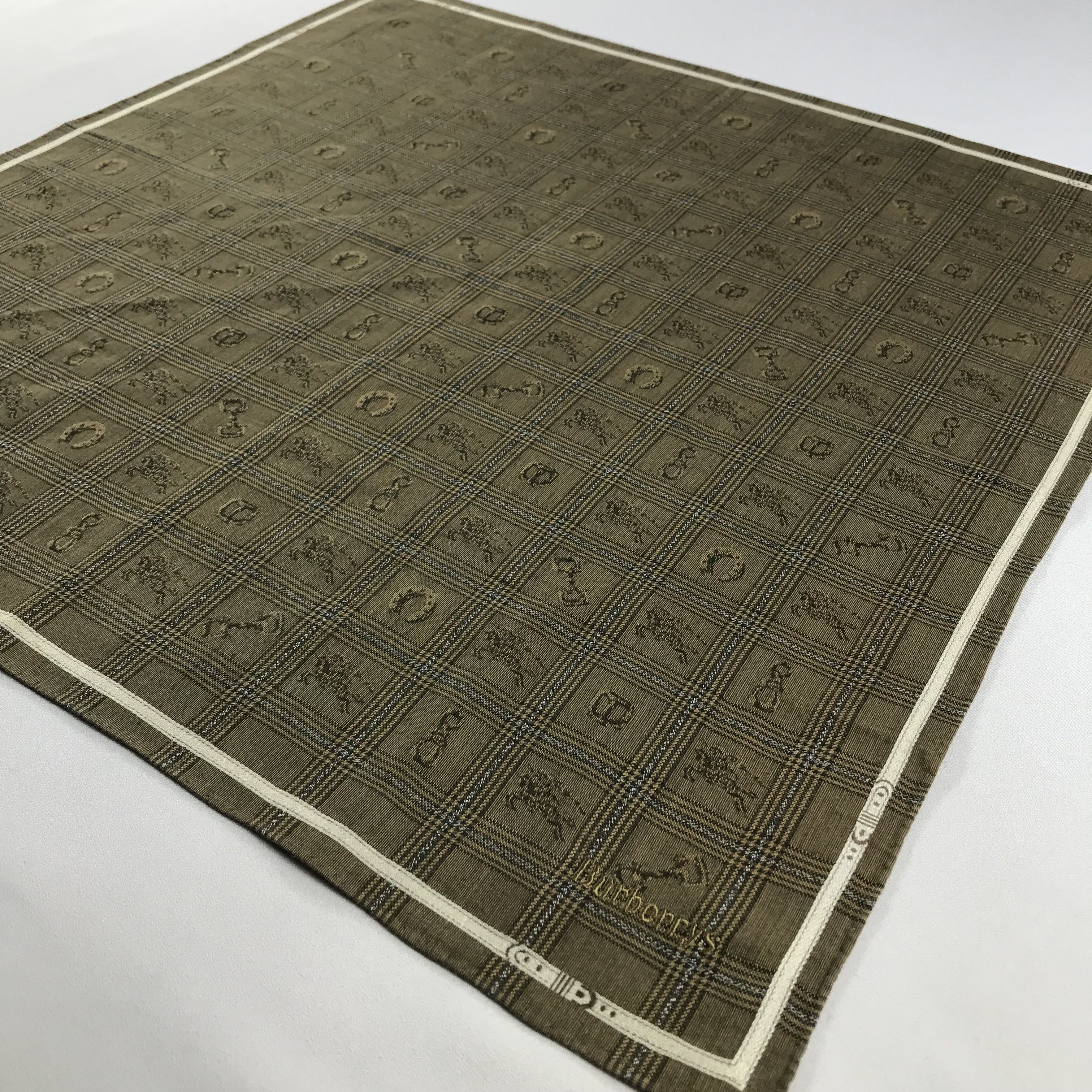 Burberry Burberry Handkerchief / Bandana / Neckerchief C754 Size ONE SIZE - 4 Thumbnail
