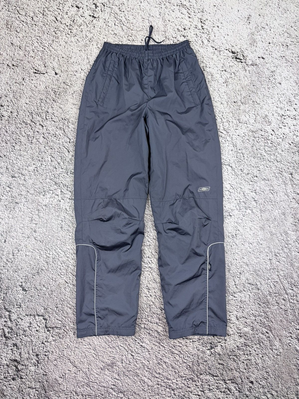 Umbro Vintage Umbro Nylon Track Pants Grey Y2K Blokecore Size US 30 / EU 46 - 1 Thumbnail