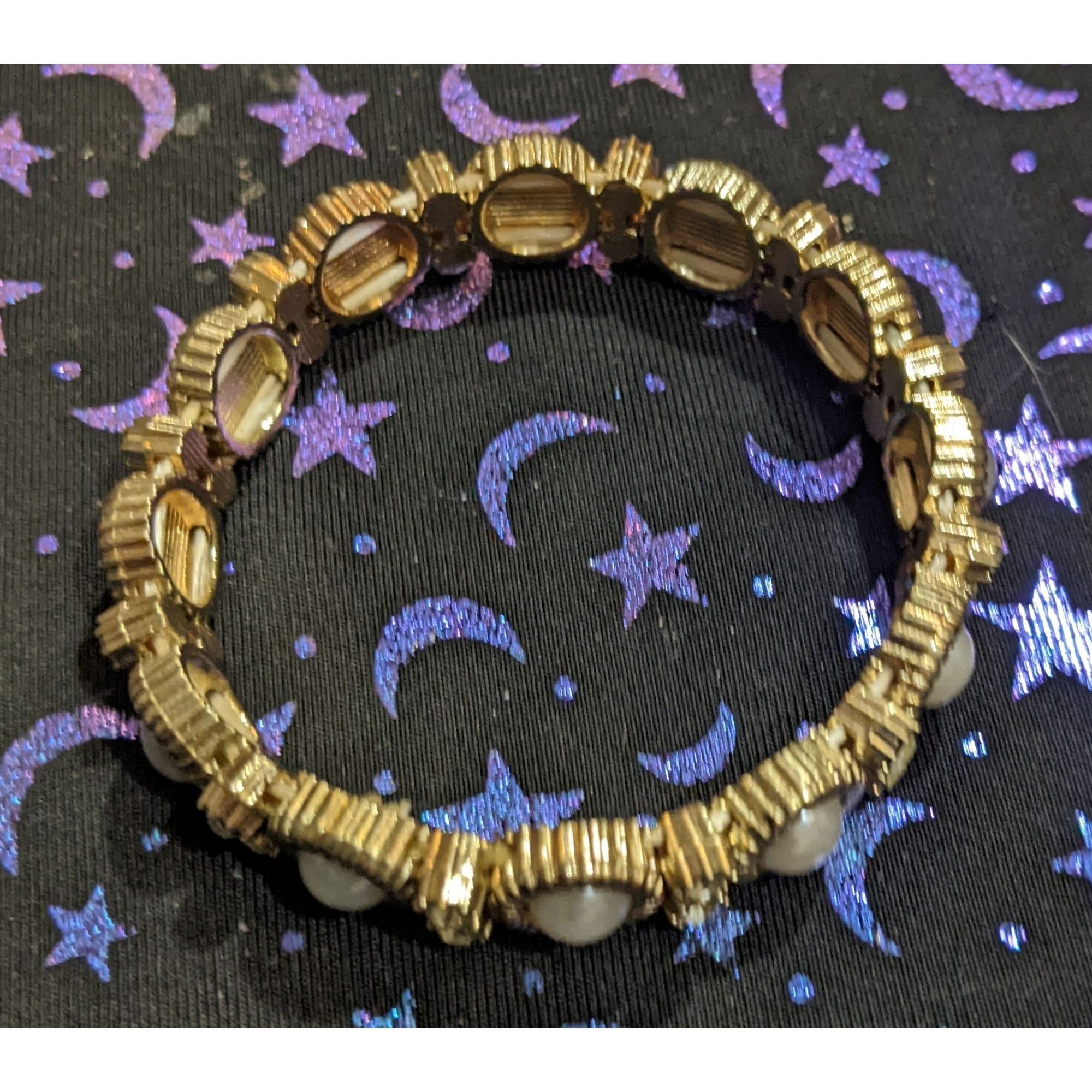 Other Gold Pearl Glam Rhinestone Stretch Bracelet Size ONE SIZE - 6 Thumbnail