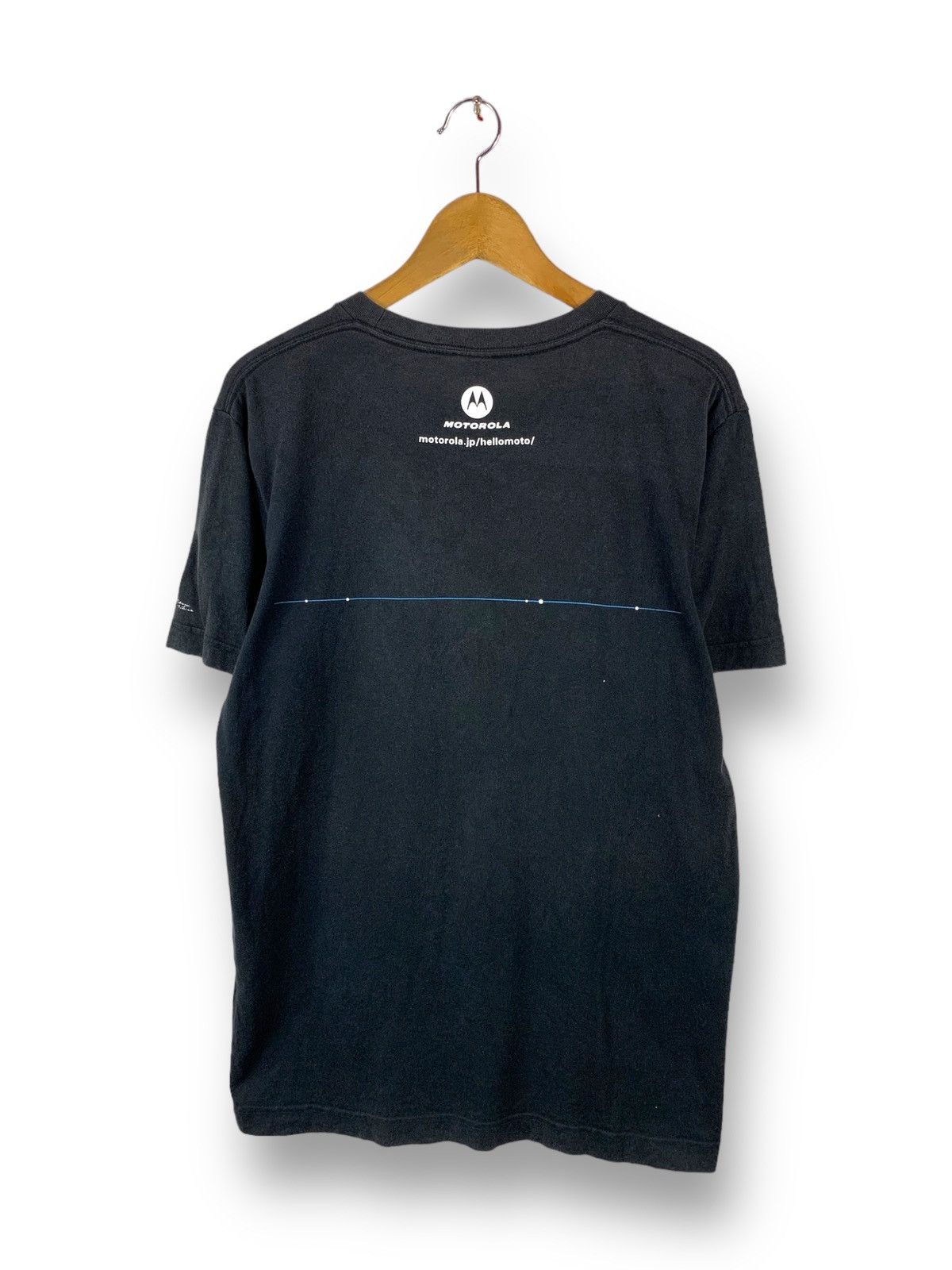 Motorola Steals! Uniqlo Motorola Phone Promo Tech Tee Apple Size US M / EU 48-50 / 2 - 2 Thumbnail