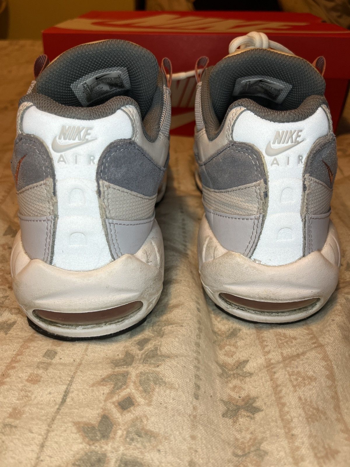 Nike Nike Air Max 95 Vast Grey/Res Stardust Size US 9.5 / EU 42-43 - 2 Thumbnail