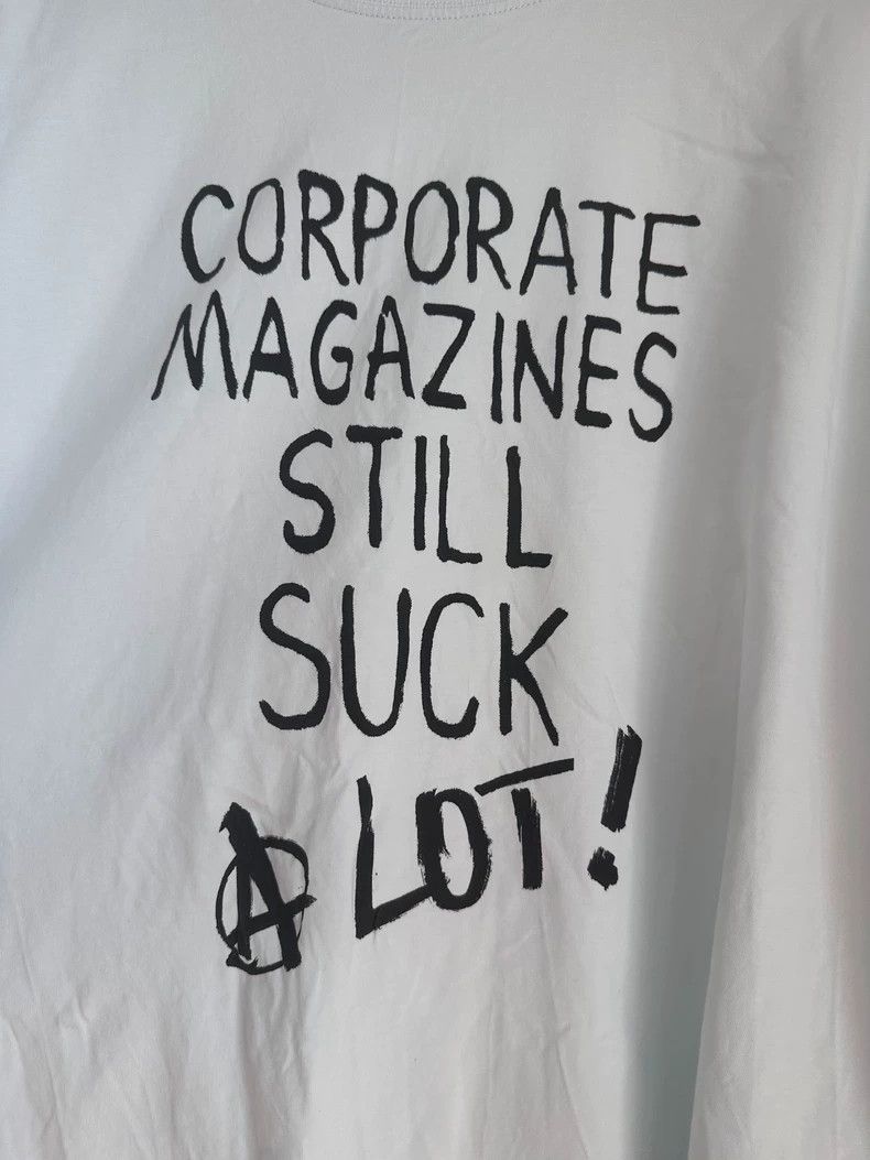 Vetements Vetements19fw“Corporate magzines Still Suck”short sleeves 2 Size US XS / EU 42 / 0 - 2 Thumbnail
