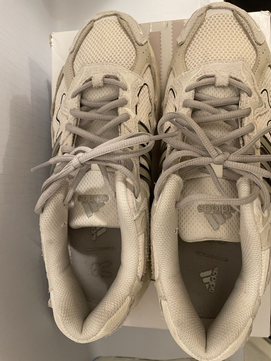 Adidas Bad Bunny x adidas Response CL 'Wonder White' Size US 10.5 / EU 43-44 - 3 Thumbnail