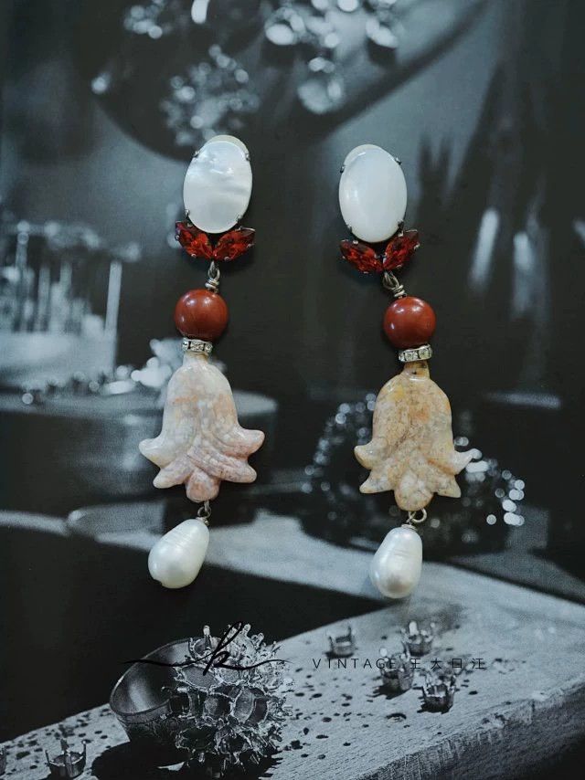 Other Philippe Ferrandis Vintage MOP Crystal Pearl Earclips Size ONE SIZE - 7 Thumbnail