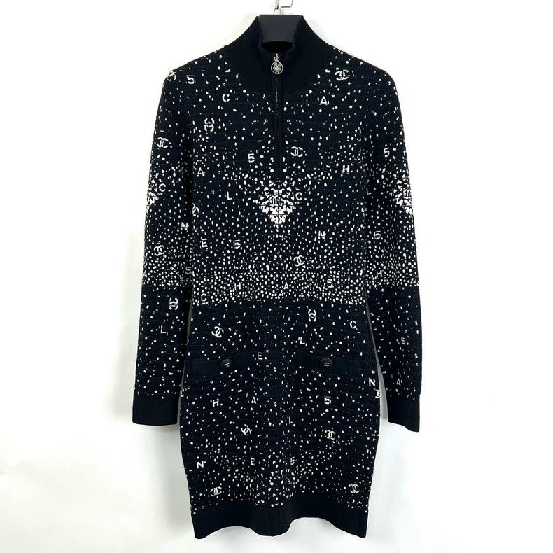 Chanel Ski series full of stars double C logo knitted dress