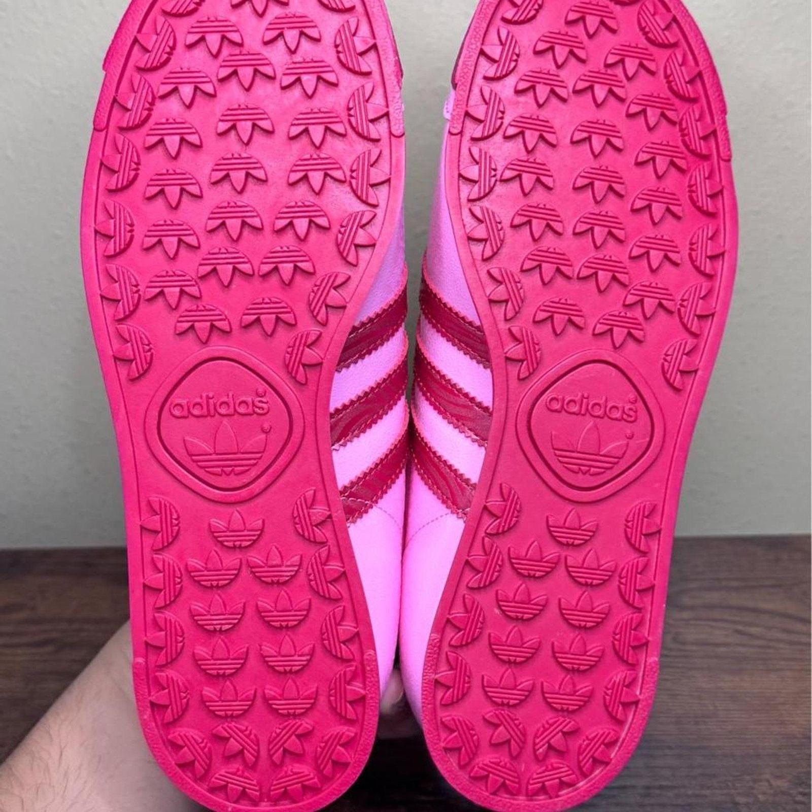 Adidas NWT Rare Adidas Samoa valentines shoes women’s size 5 Size US 5 / IT 35 - 6 Thumbnail