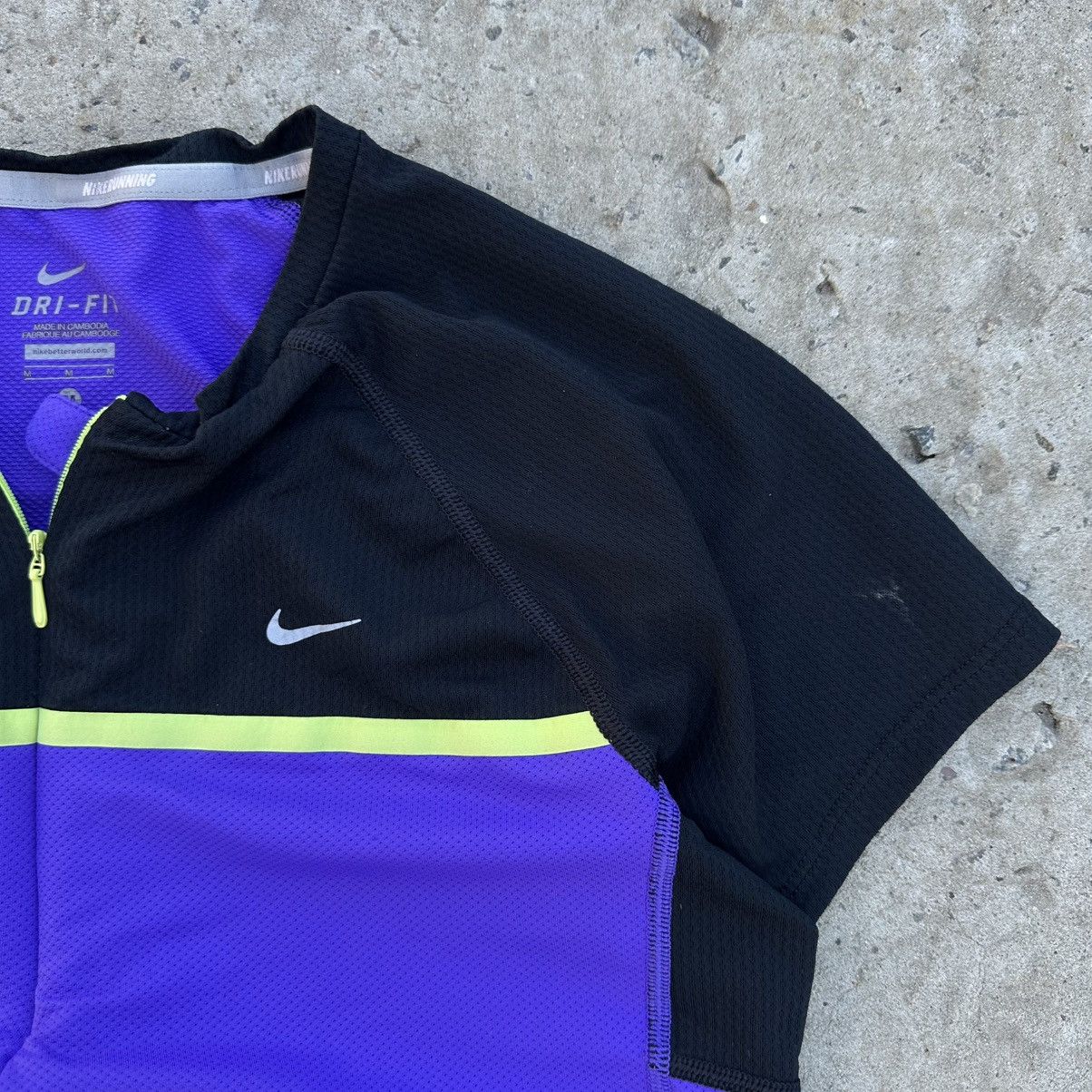 Nike Vintage Japanese Style Nike Running Women’s T-shirts Y2K 00s Size M / US 6-8 / IT 42-44 - 4 Thumbnail