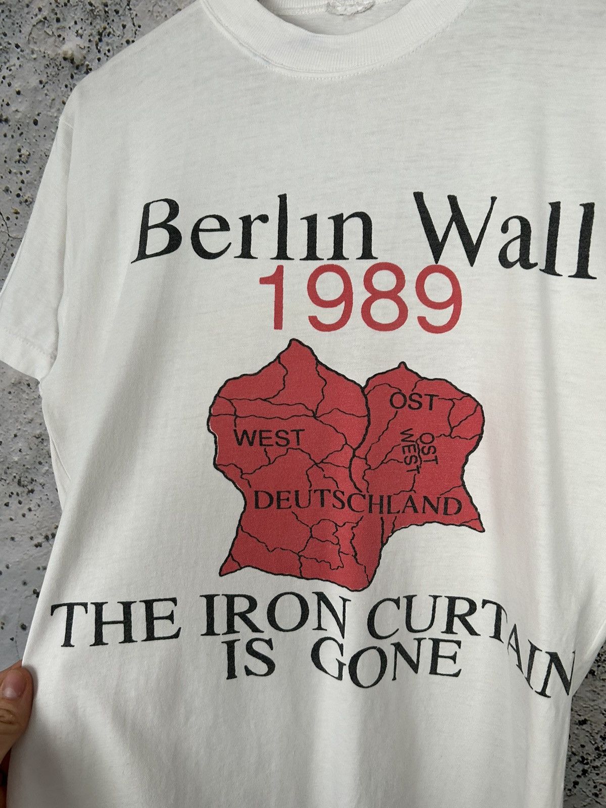 Vintage Vintage 1989 Berlin Wall Archival Single Stitch Rare Tee Size US M / EU 48-50 / 2 - 3 Thumbnail