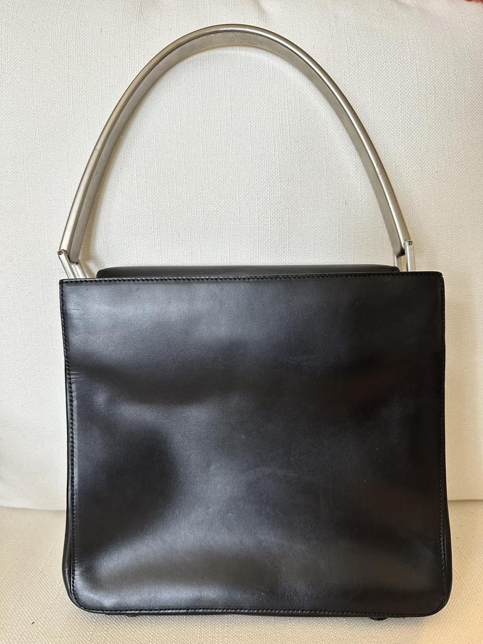Prada PRADA VINTAGE METAL HANDLE BLACK LEATHER BAG RARE WITH COA Size ONE SIZE - 2 Thumbnail