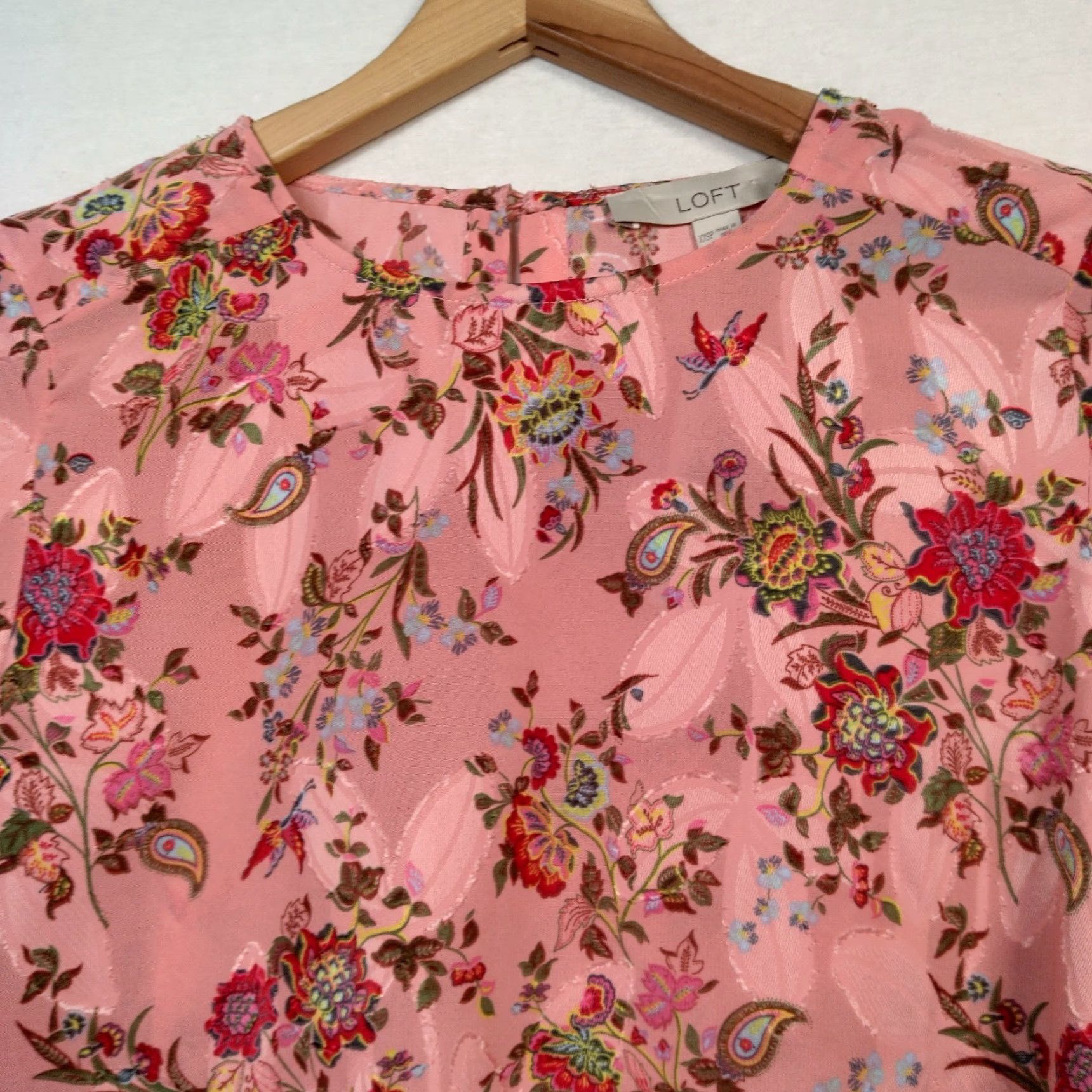 Loft Loft Blouse Shirt XXS Petite Pink Floral Long Balloon Sleeve Semi Sheer Textured Size XXS / US 00 / IT 34 - 2 Thumbnail