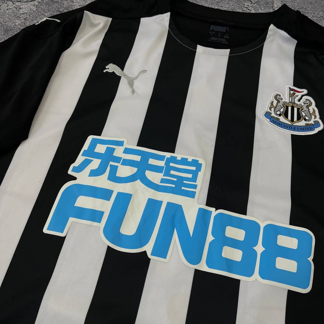 Puma Vintage Puma Fraser New Castle United Team Football Jersey Size US L / EU 52-54 / 3 - 9 Thumbnail