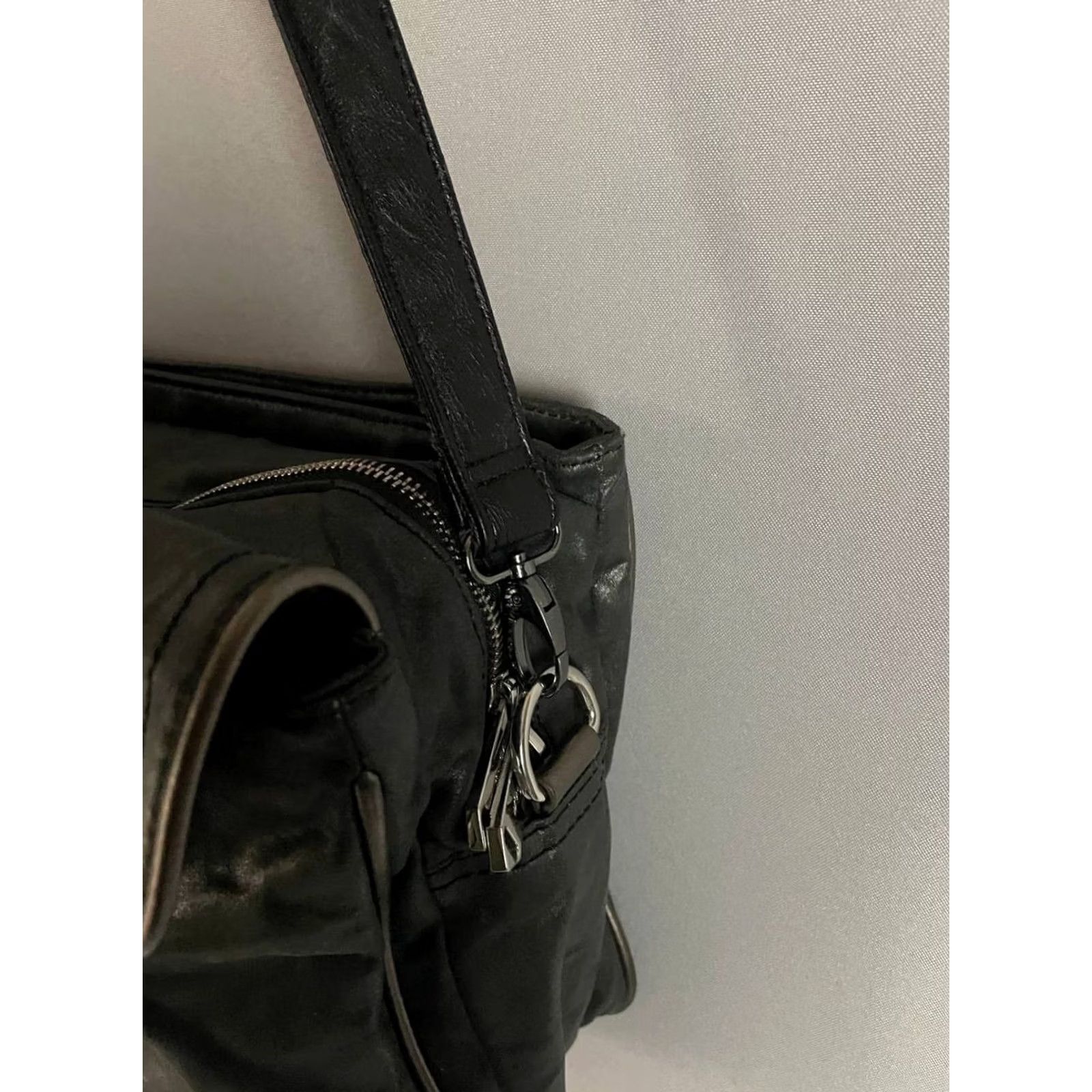 Vintage Kipling Shoulder Bag Black Leather Crossbody Strap Unisex Vintage Women Ladies Purse Handbag Casual Formal Party Bag Size ONE SIZE - 6 Thumbnail