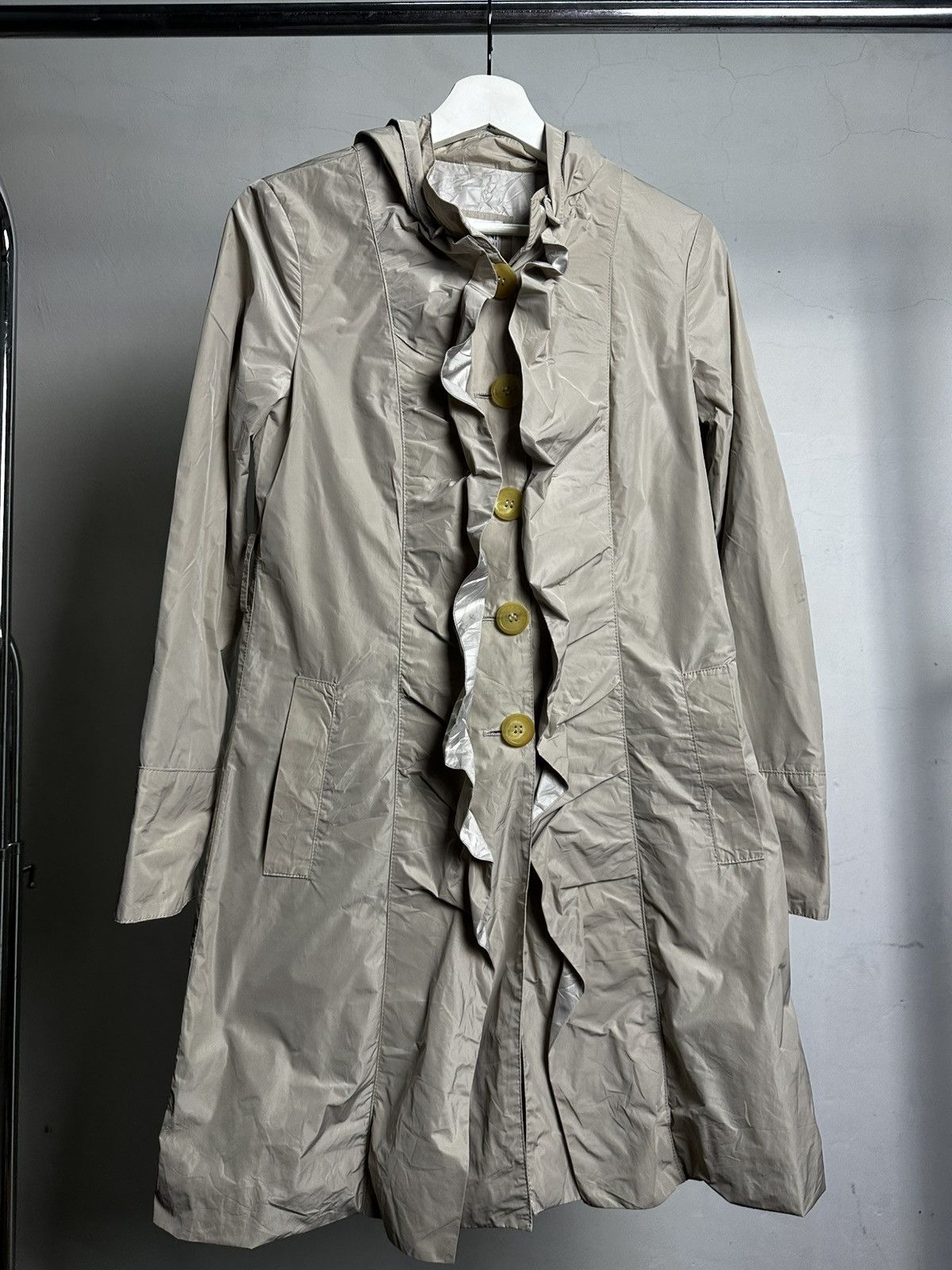 Armani Collezioni Armani Collezioni Ruffle Waterproof Hooded Coat Size M / US 6-8 / IT 42-44 - 2 Thumbnail
