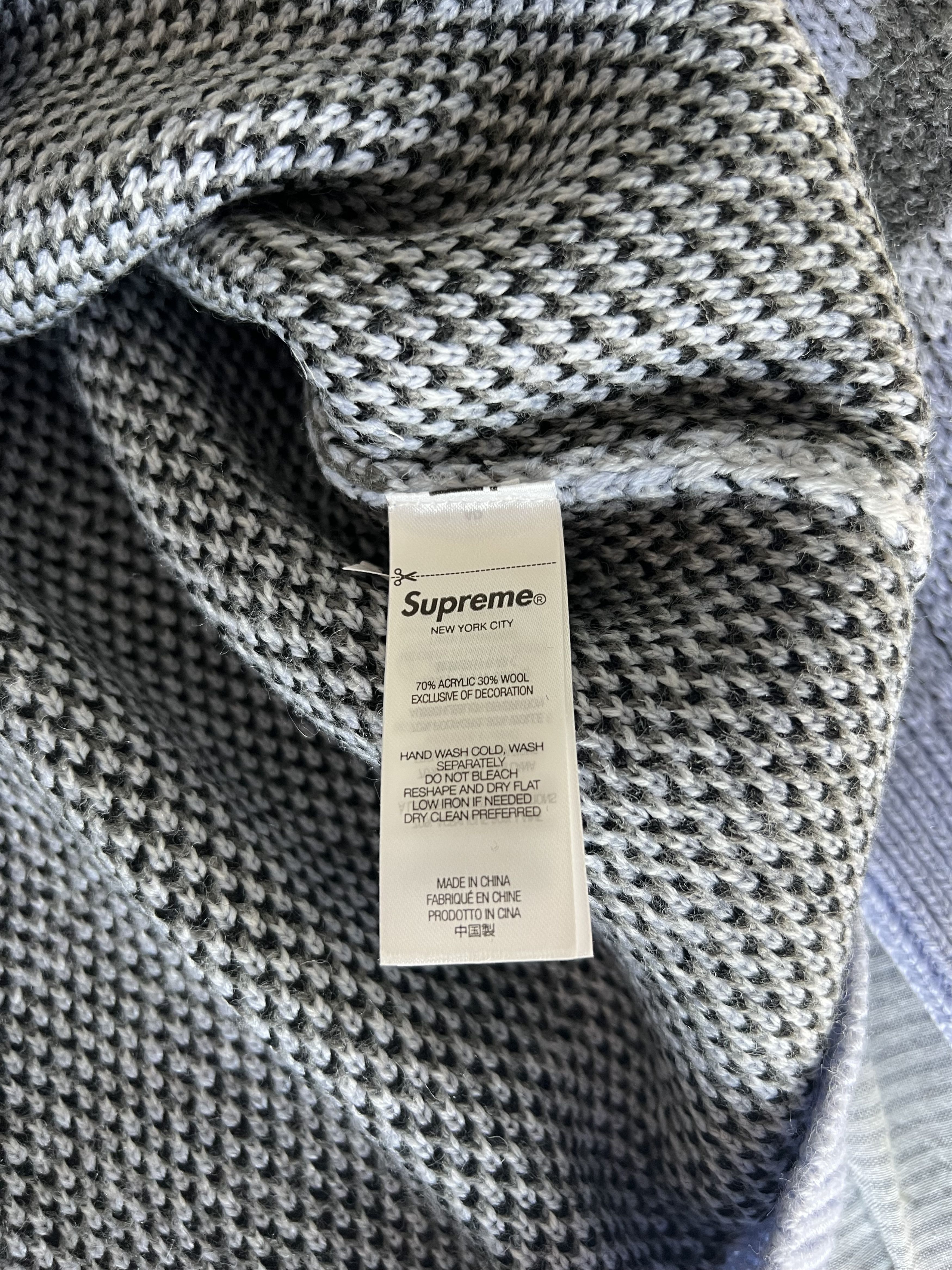Supreme Supreme Small Box Logo Sweater in Blue Camo Size US XL / EU 56 / 4 - 7 Thumbnail