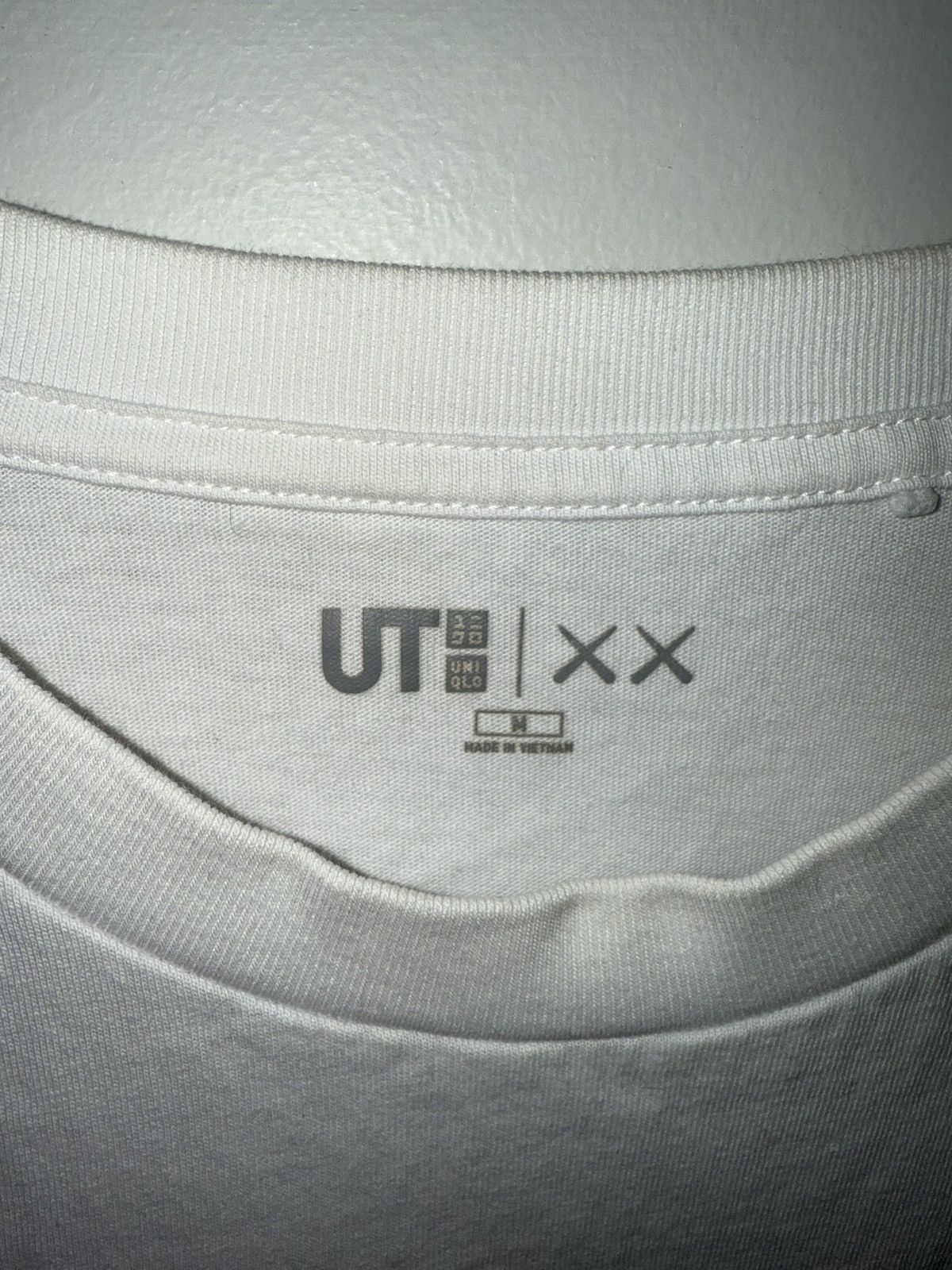 Kaws × Uniqlo Uniqlo x Kaws Graphic Tee Size US M / EU 48-50 / 2 - 5 Thumbnail