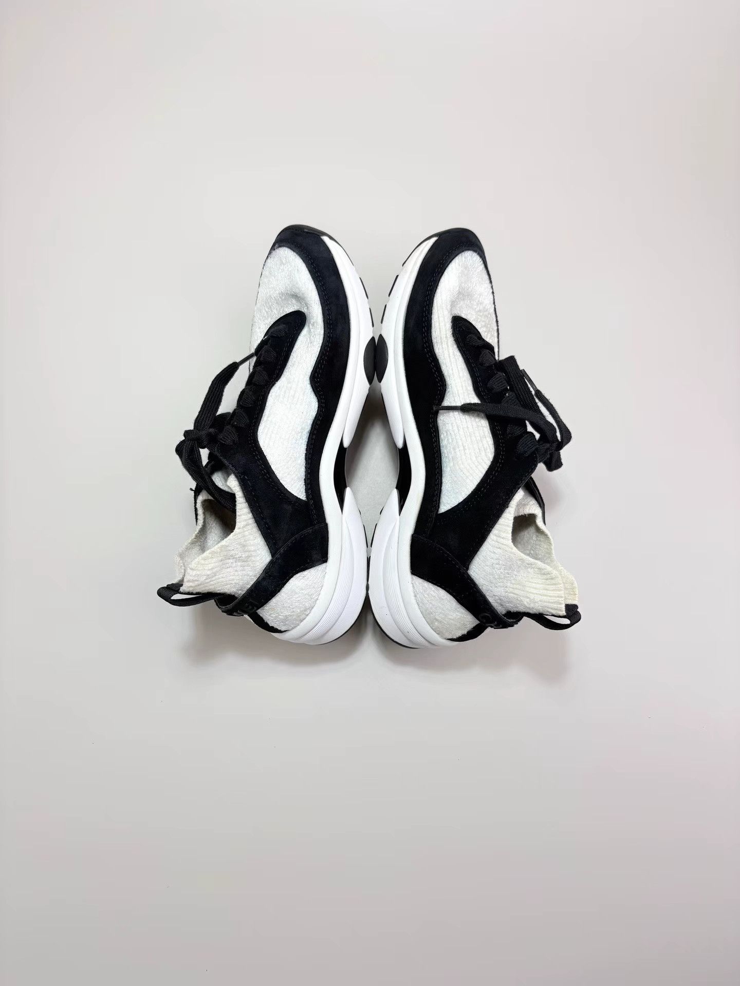 Chanel CHANEL Black and White Knit Sneakers K1 Size US 8 / IT 38 - 4 Thumbnail