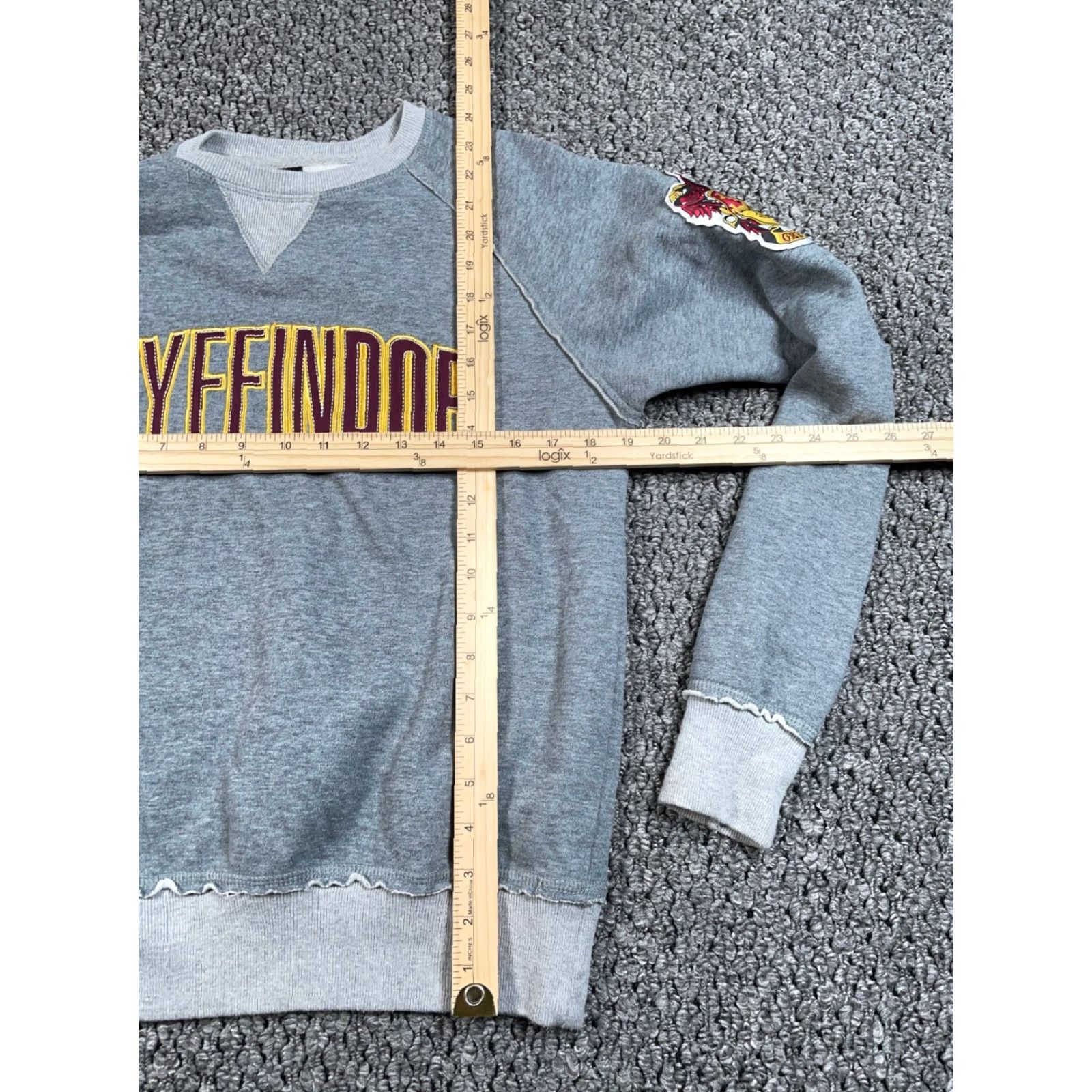 Vintage Harry Potter Sweatshirt Women's Small Gray Embroidered Gryffindor Universal Tag Womens Size S / US 4 / IT 40 - 5 Thumbnail