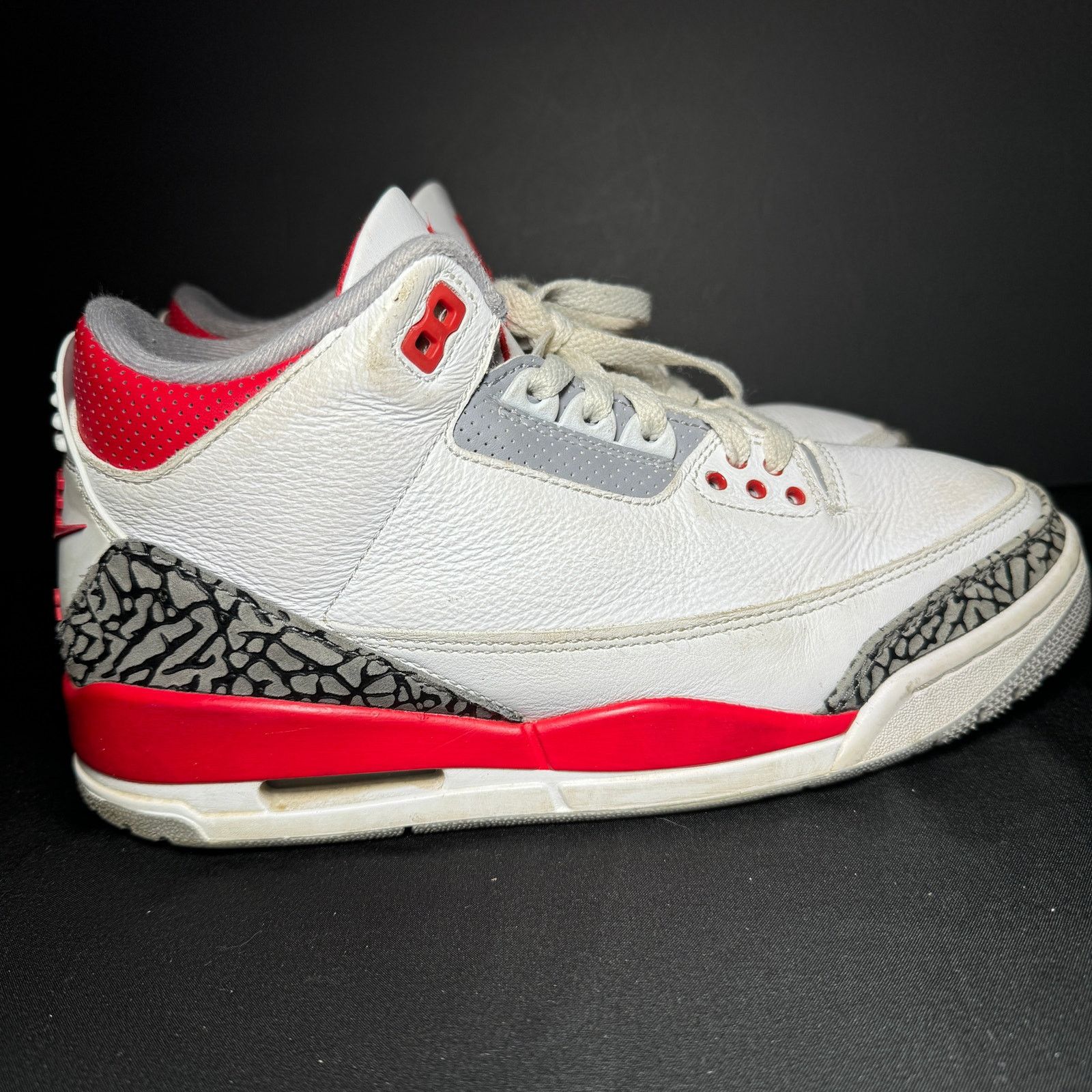 Jordan Brand × Nike Size 8 - Nike Air Jordan 3 Retro Fire Red 2022 Men's Shoes Size US 8 / EU 41 - 9 Thumbnail